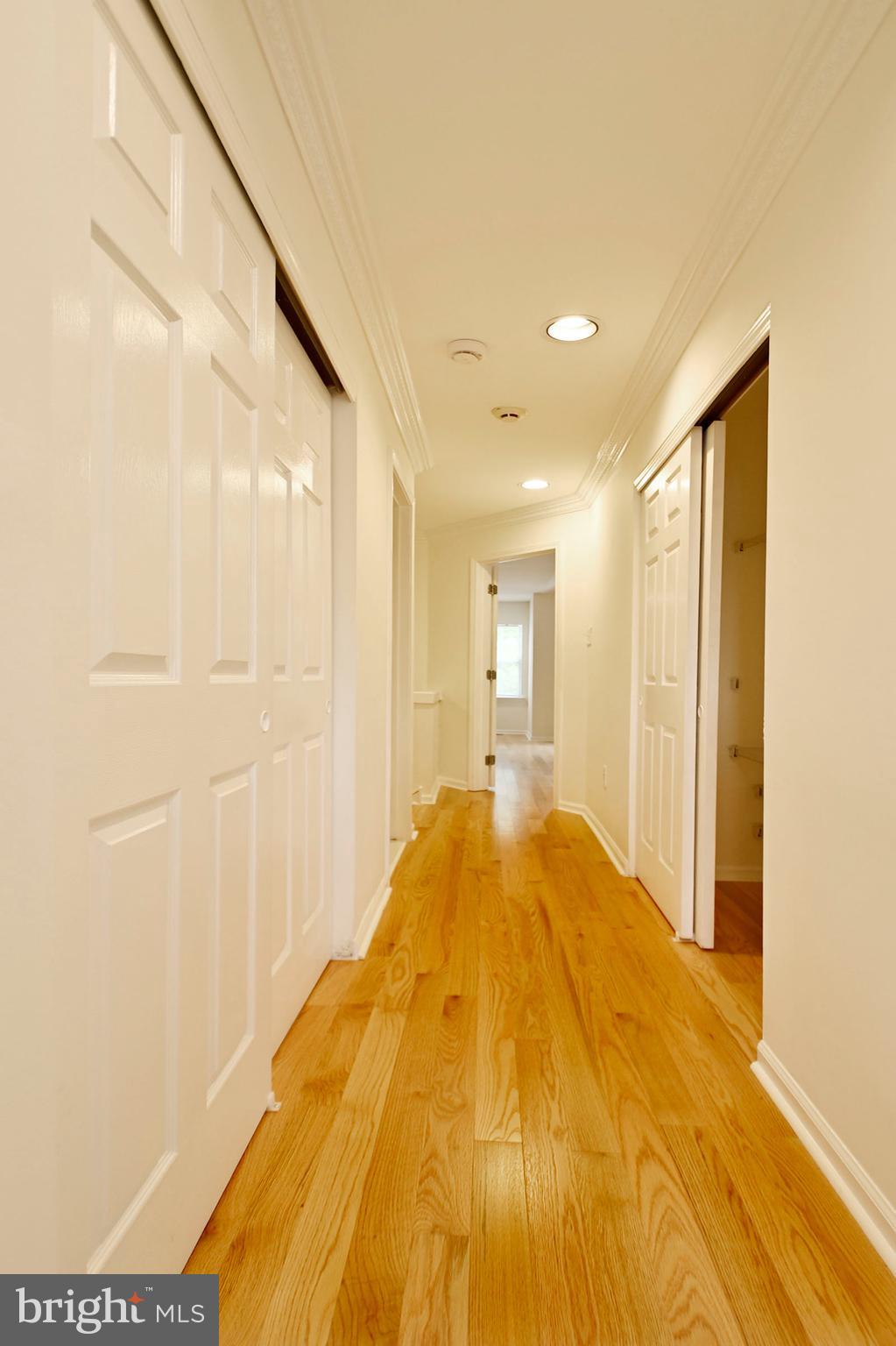 WILSHIRE HUNT - Residential Lease