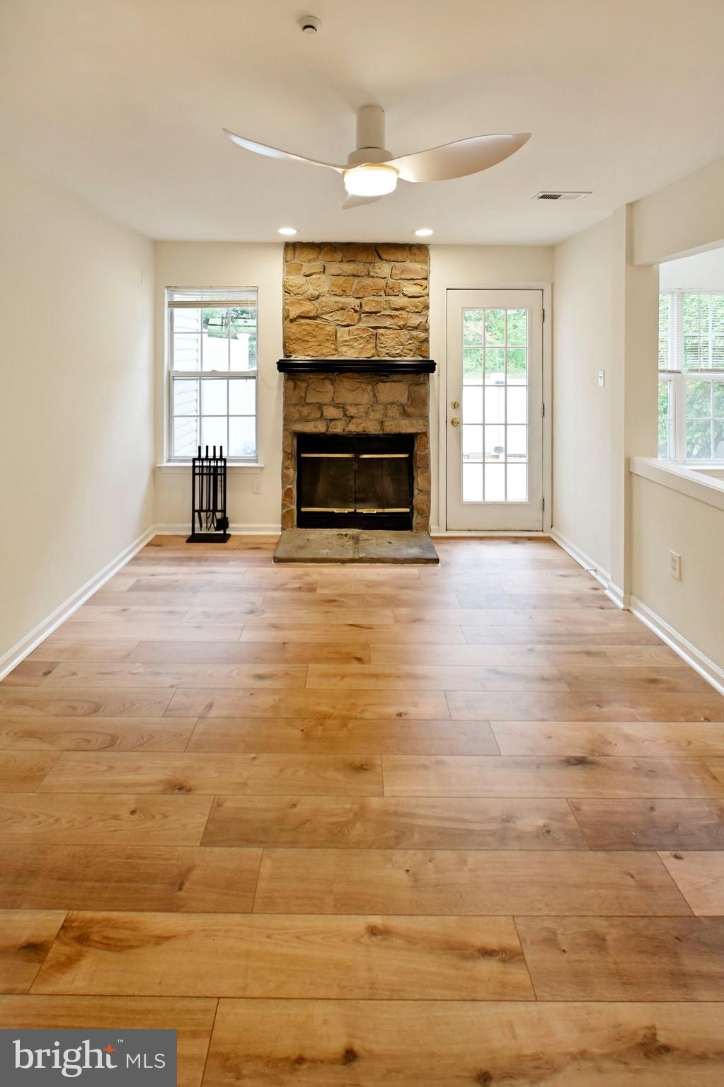 WILSHIRE HUNT - Residential Lease