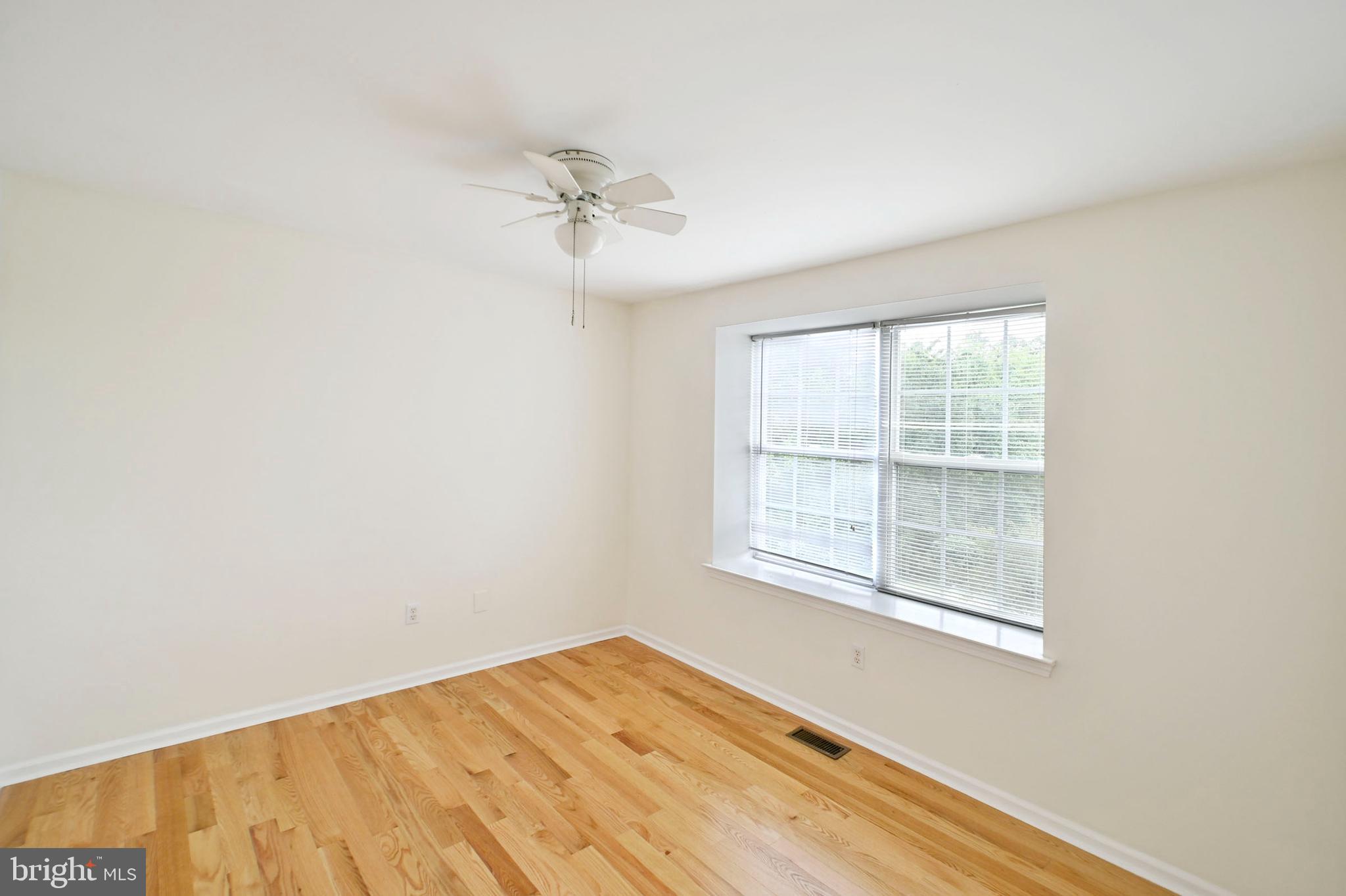 WILSHIRE HUNT - Residential Lease