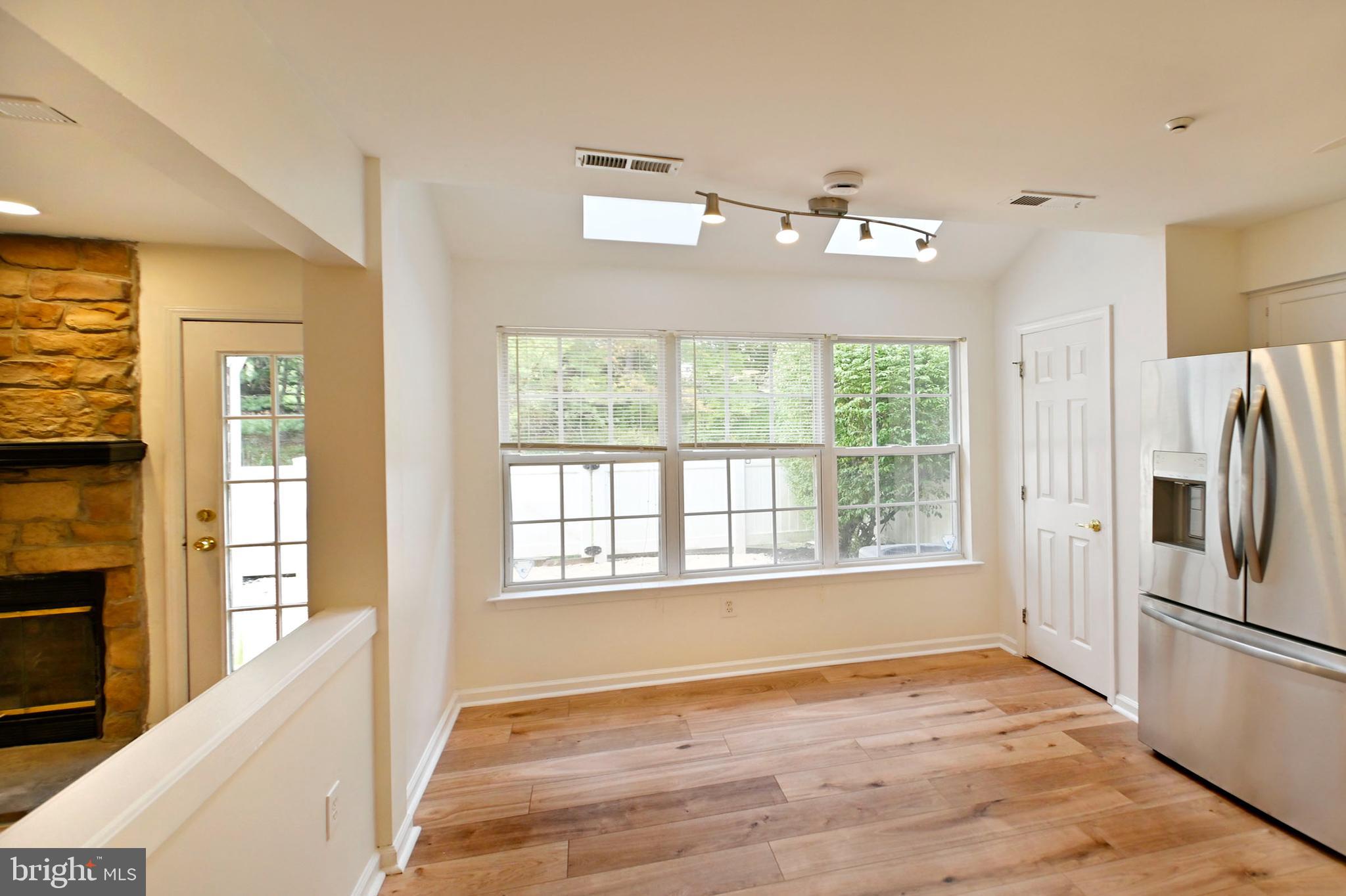 WILSHIRE HUNT - Residential Lease