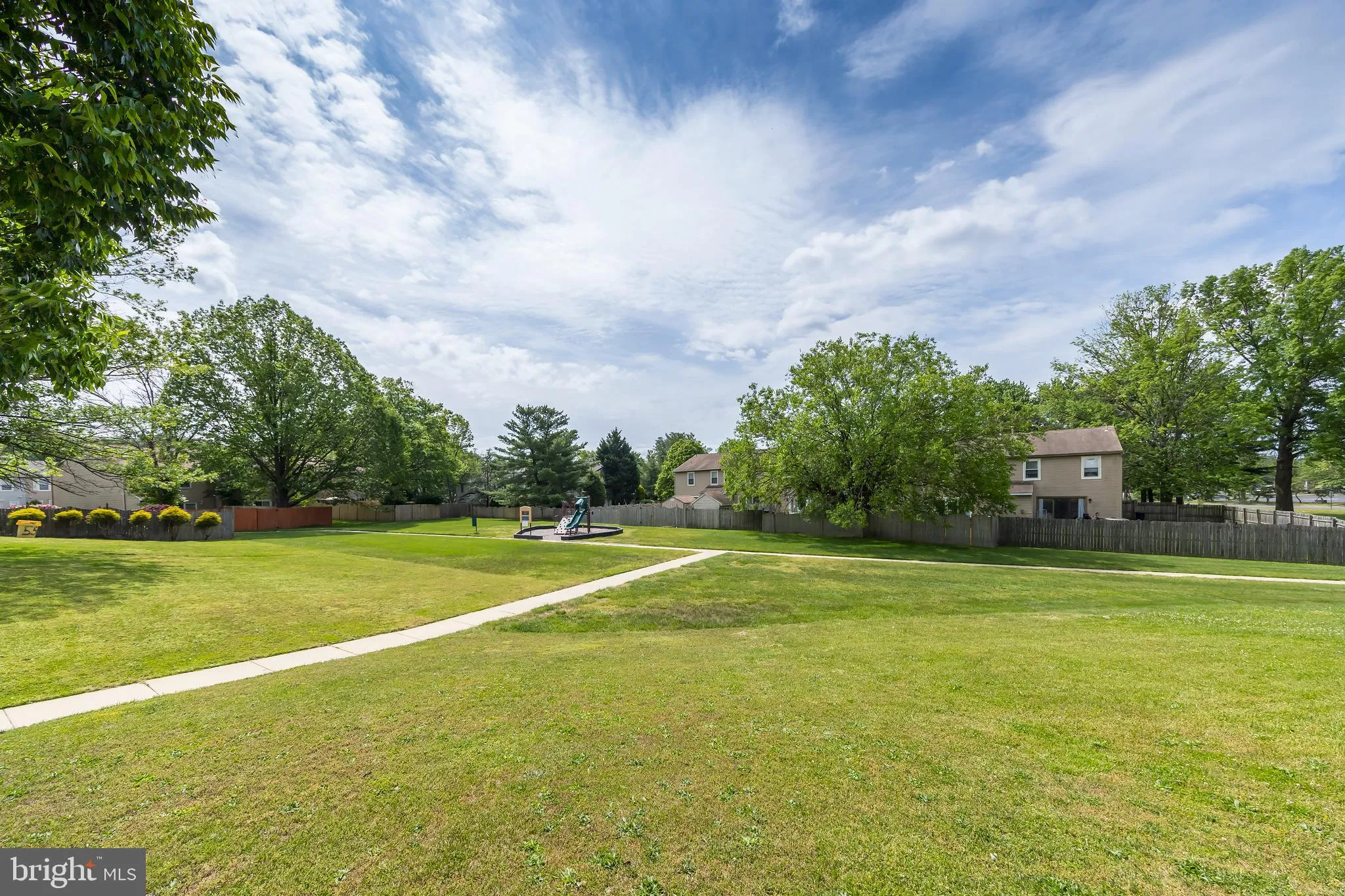 Marlton, New Jersey 08053, United States, 3 Bedrooms Bedrooms, ,3 BathroomsBathrooms,Residential,Pending,197818