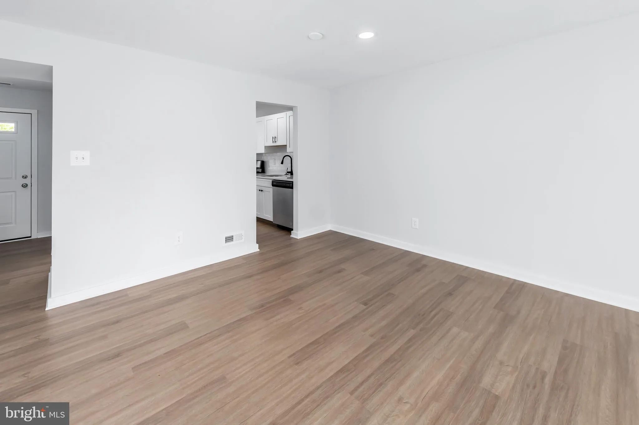 Marlton, New Jersey 08053, United States, 3 Bedrooms Bedrooms, ,3 BathroomsBathrooms,Residential,Pending,197818