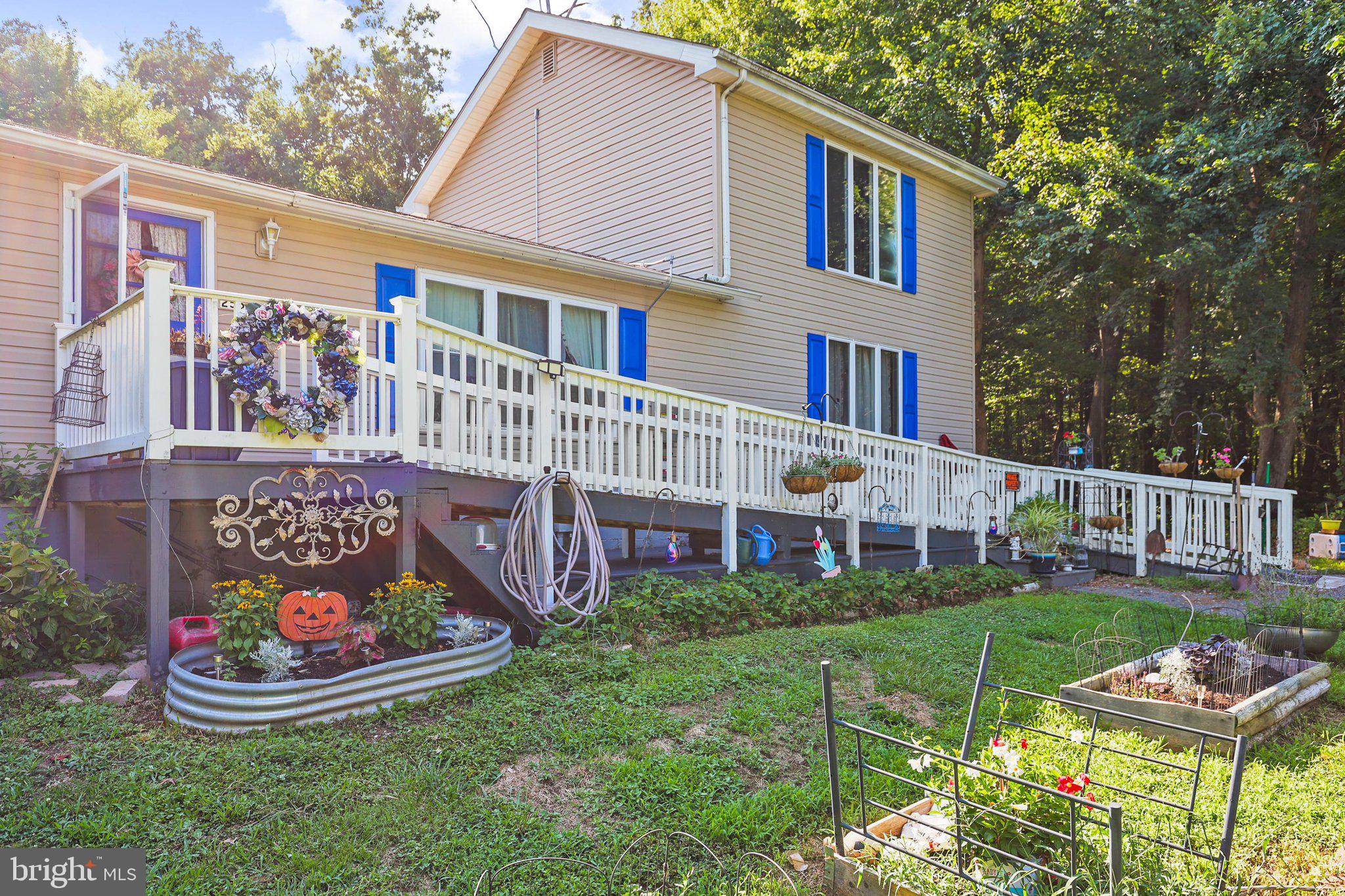255 WASHINGTON SCHOOLHOUSE ROAD