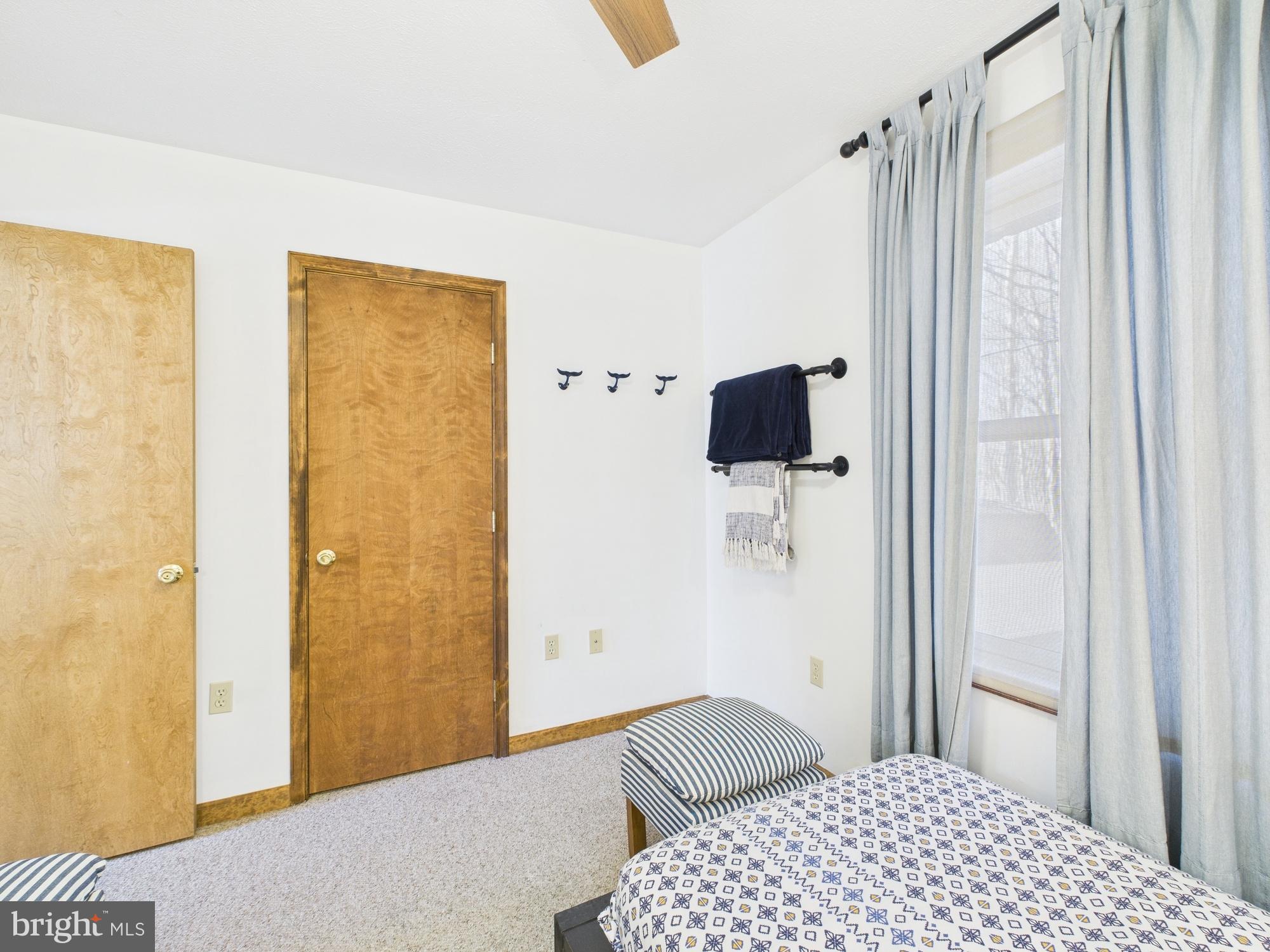 ARROWHEAD LAKE - Residential