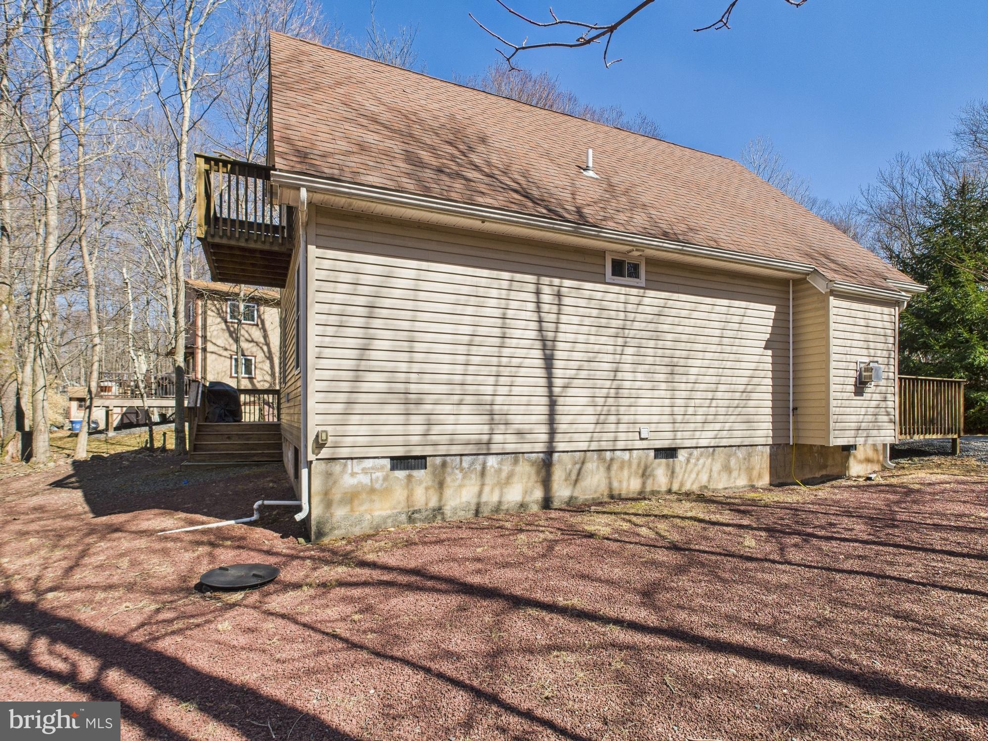 ARROWHEAD LAKE - Residential