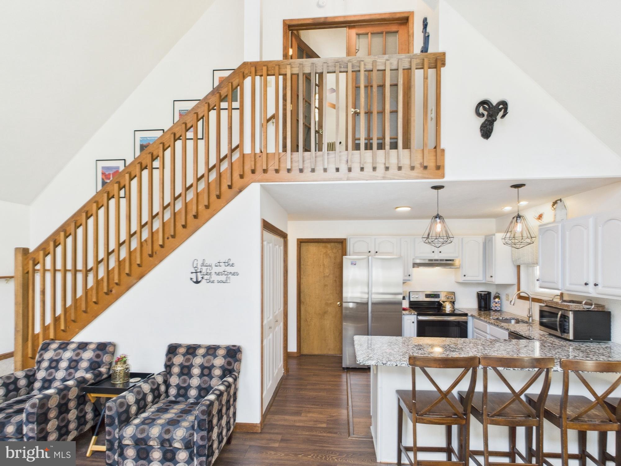 ARROWHEAD LAKE - Residential