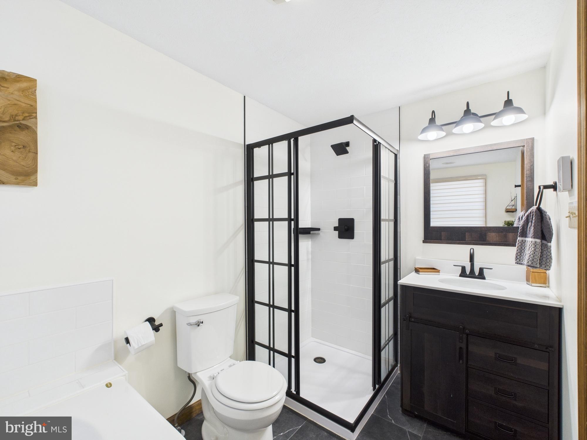 ARROWHEAD LAKE - Residential