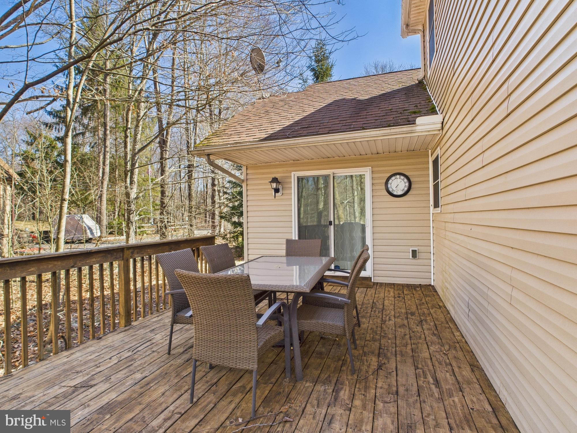 ARROWHEAD LAKE - Residential