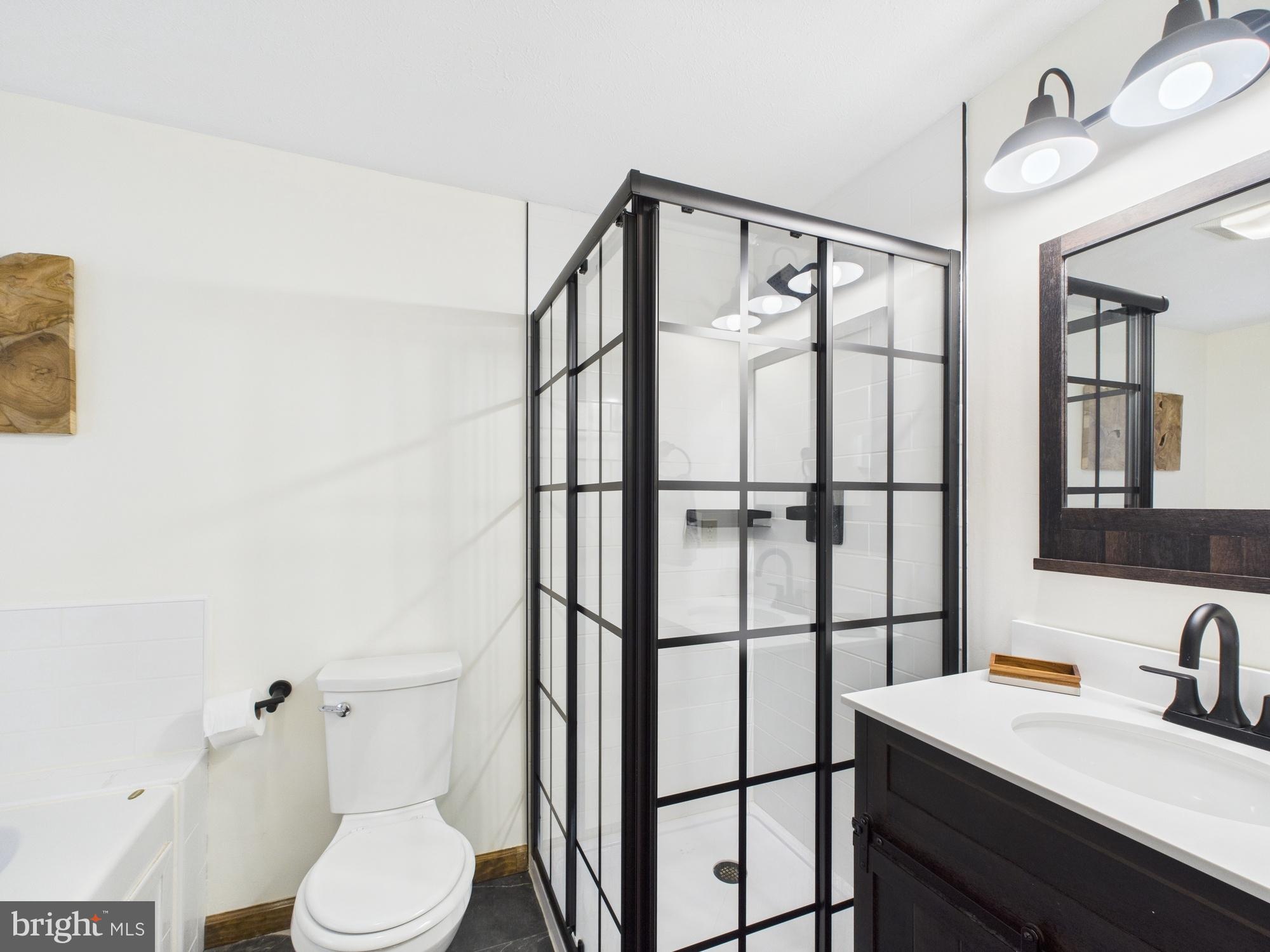 ARROWHEAD LAKE - Residential