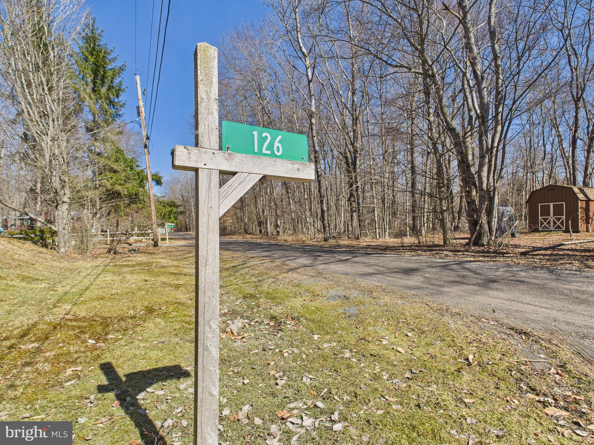 ARROWHEAD LAKE - Residential