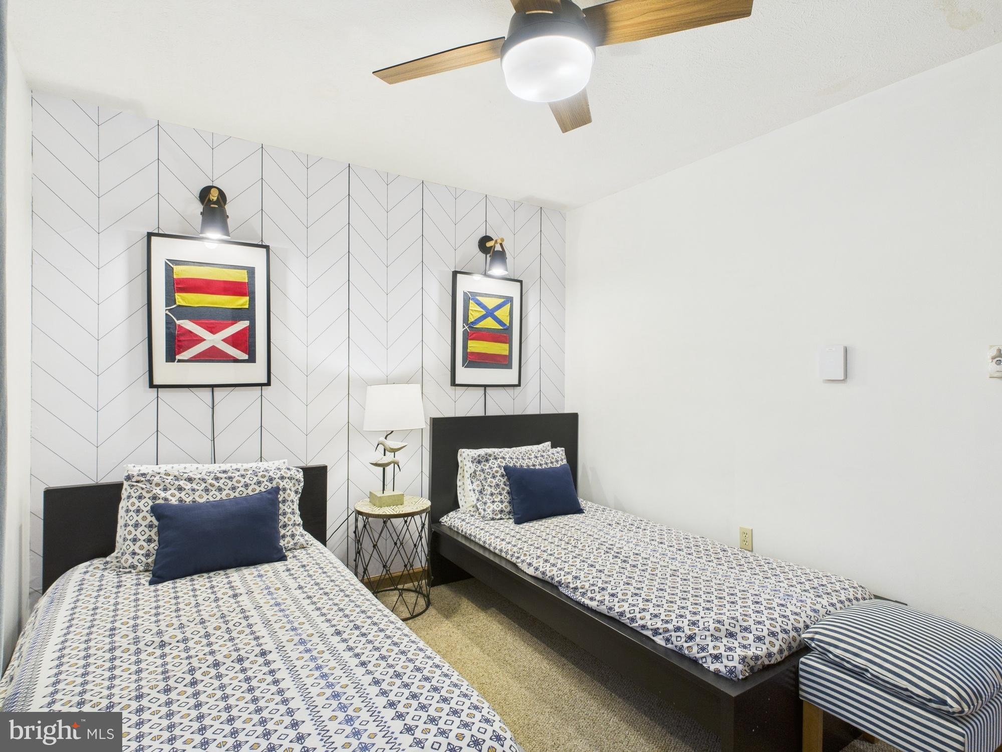 ARROWHEAD LAKE - Residential