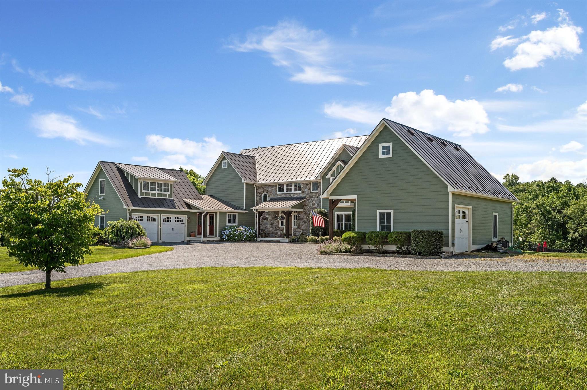 WATERFIELD HAMLET - Farm