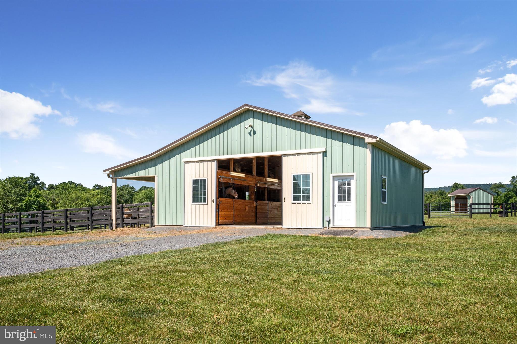 WATERFIELD HAMLET - Farm