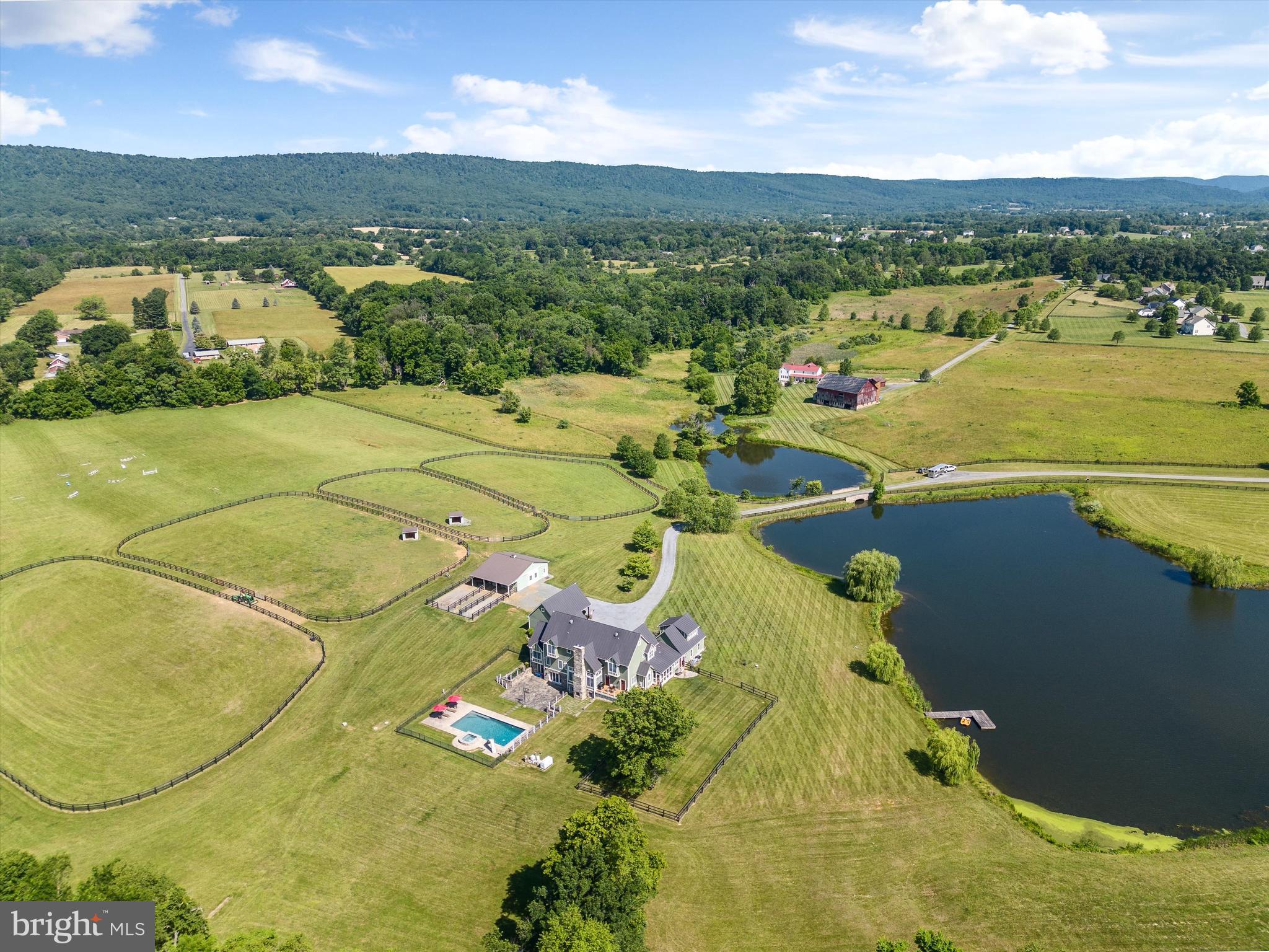 WATERFIELD HAMLET - Farm
