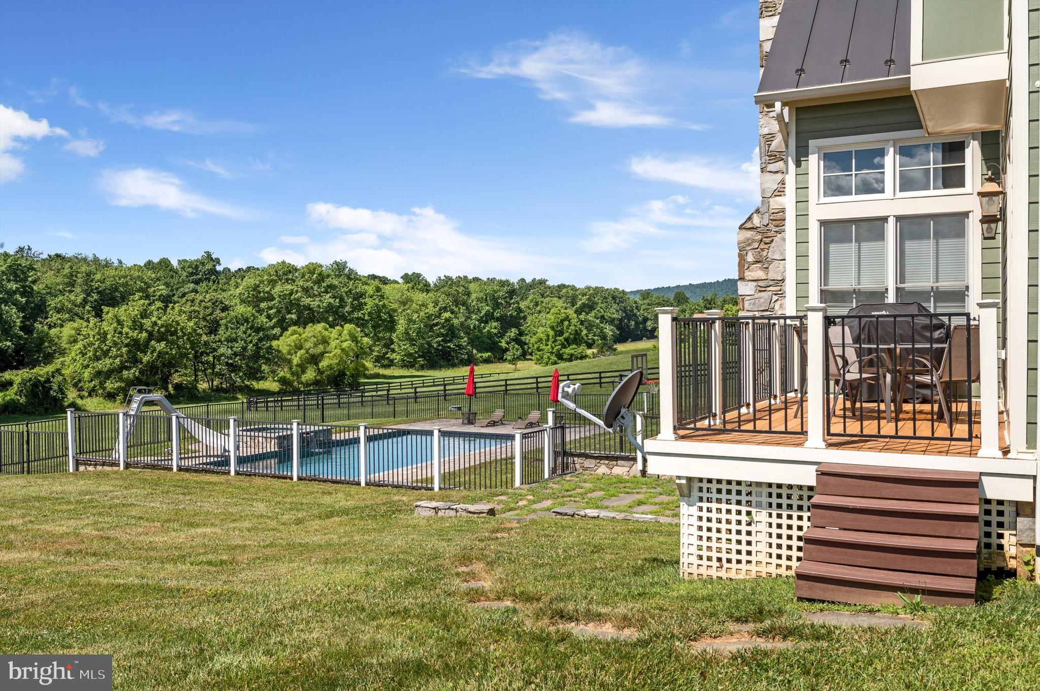 WATERFIELD HAMLET - Farm