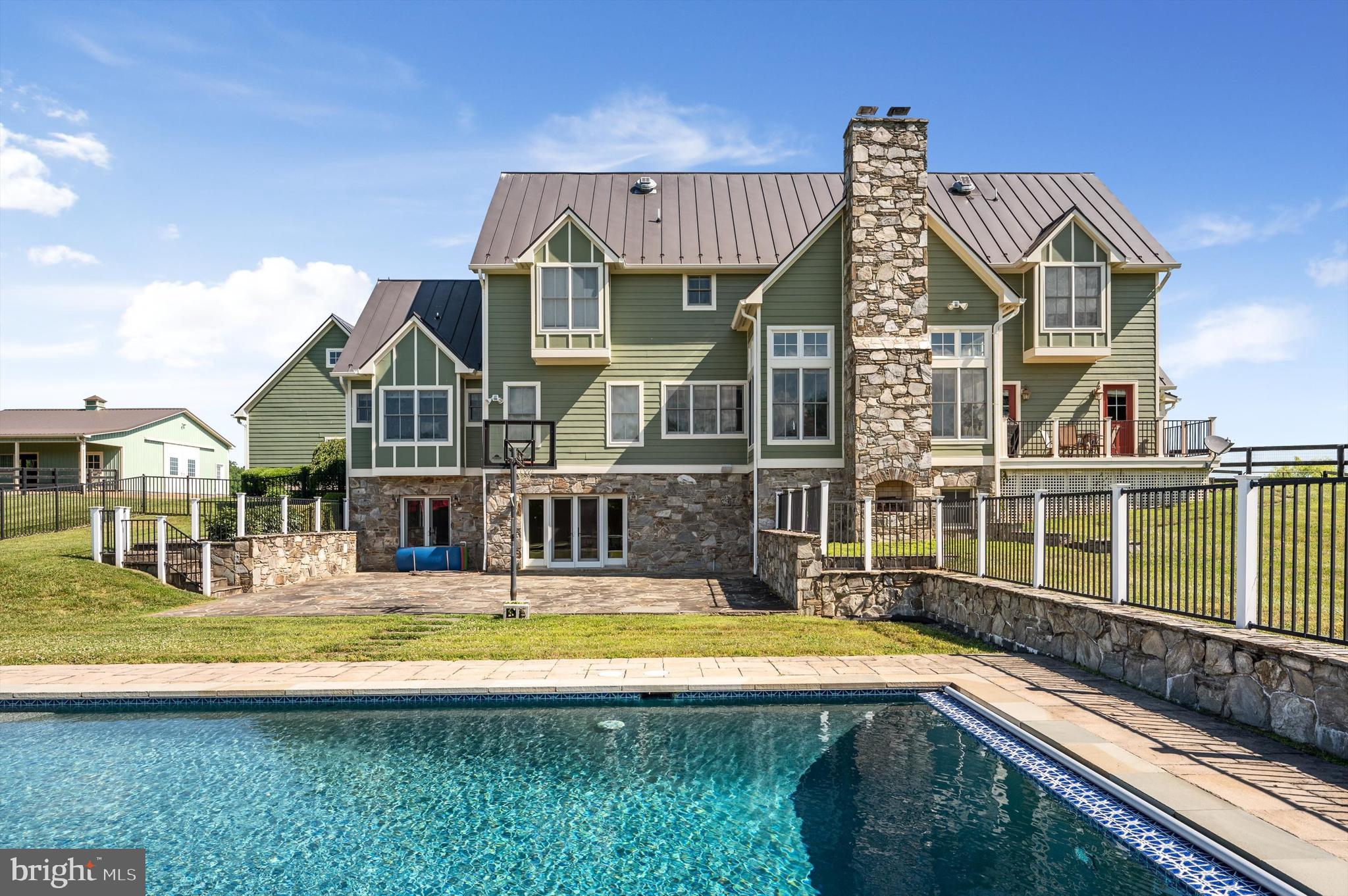 WATERFIELD HAMLET - Farm