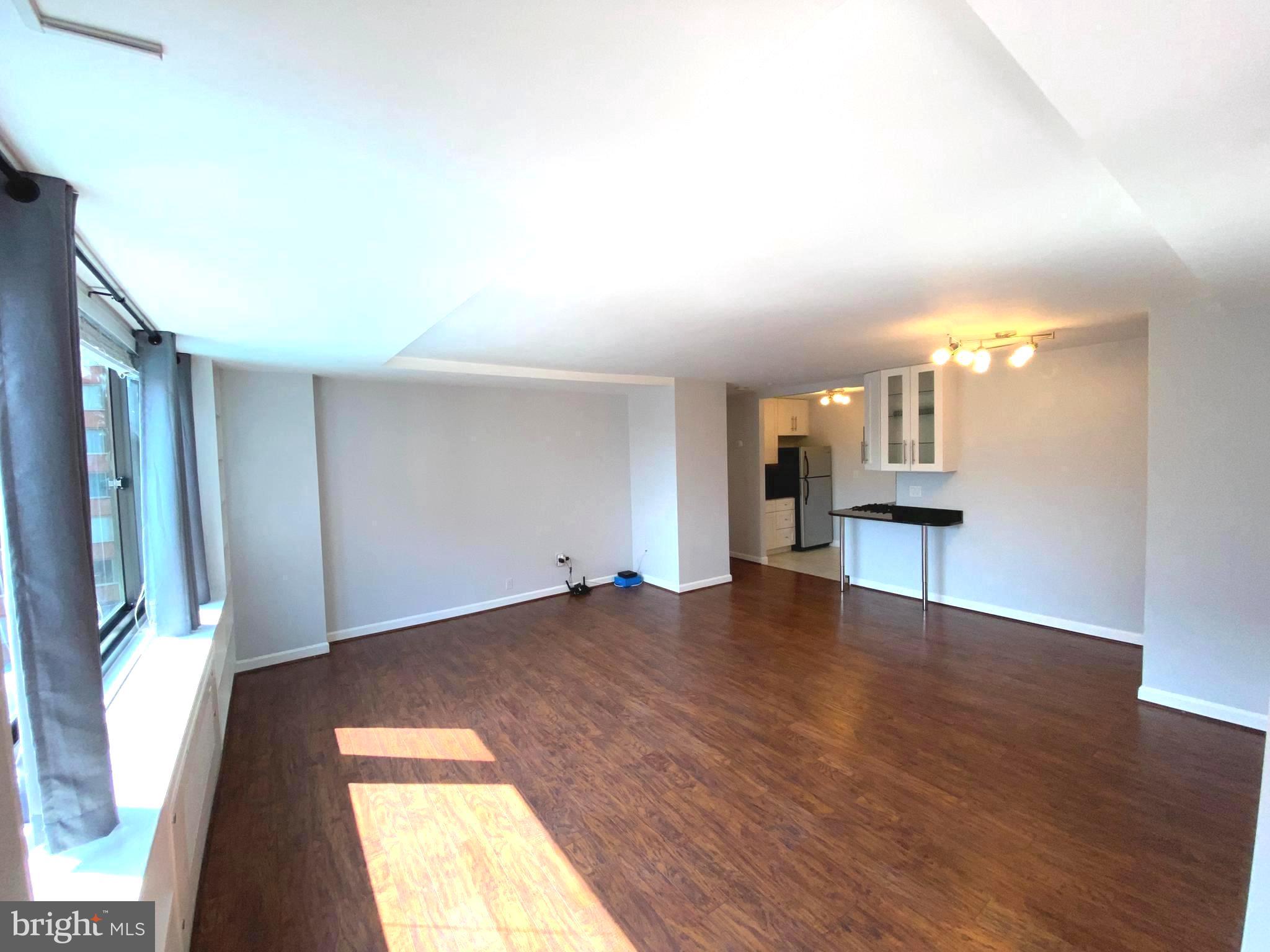 1021 ARLINGTON BOULEVARD 942