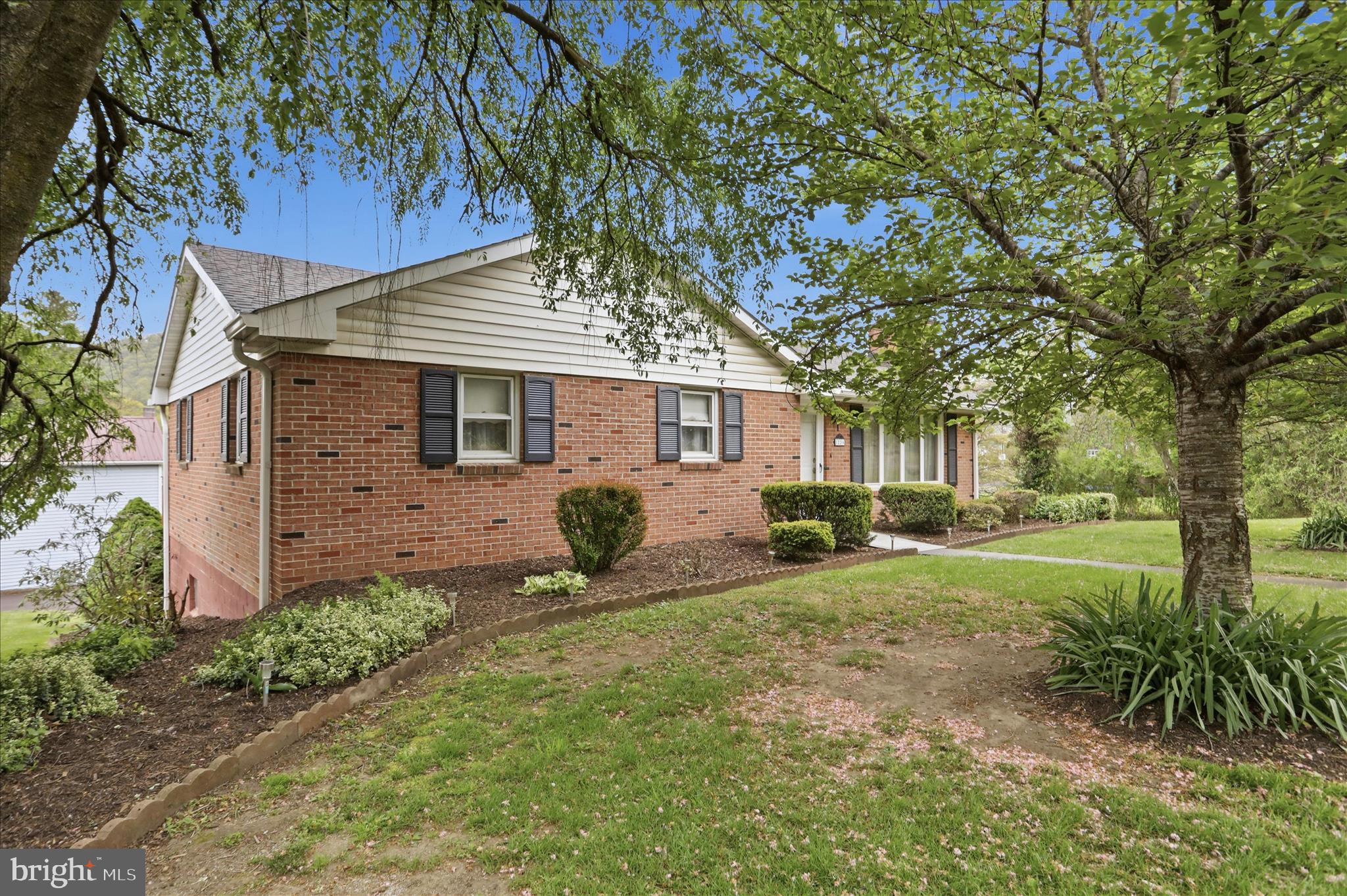 BOWLING GREEN - Residential