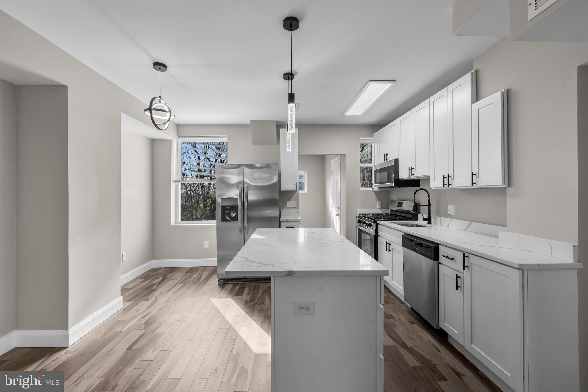 FOUR BY FOUR - Residential