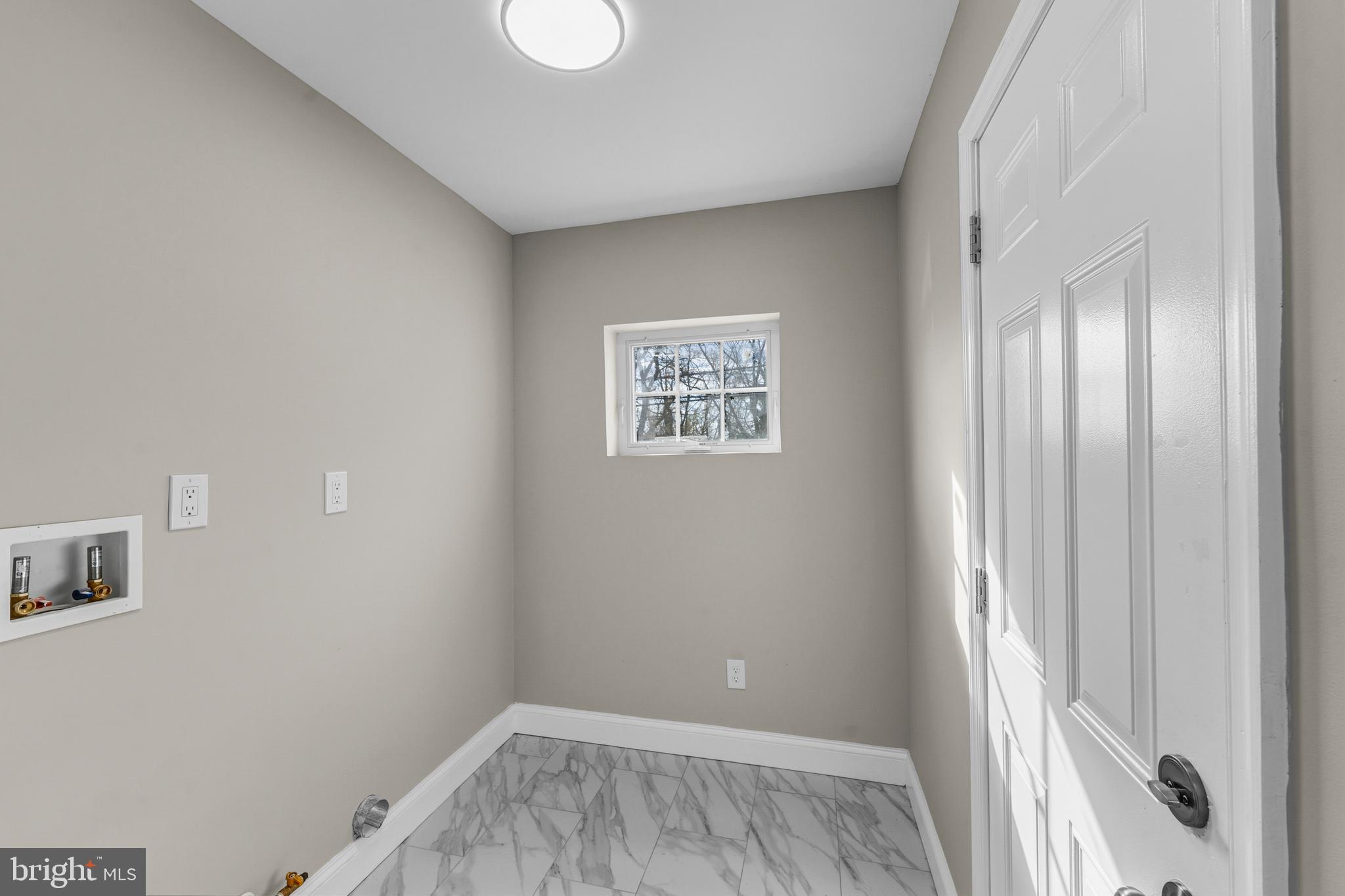 FOUR BY FOUR - Residential