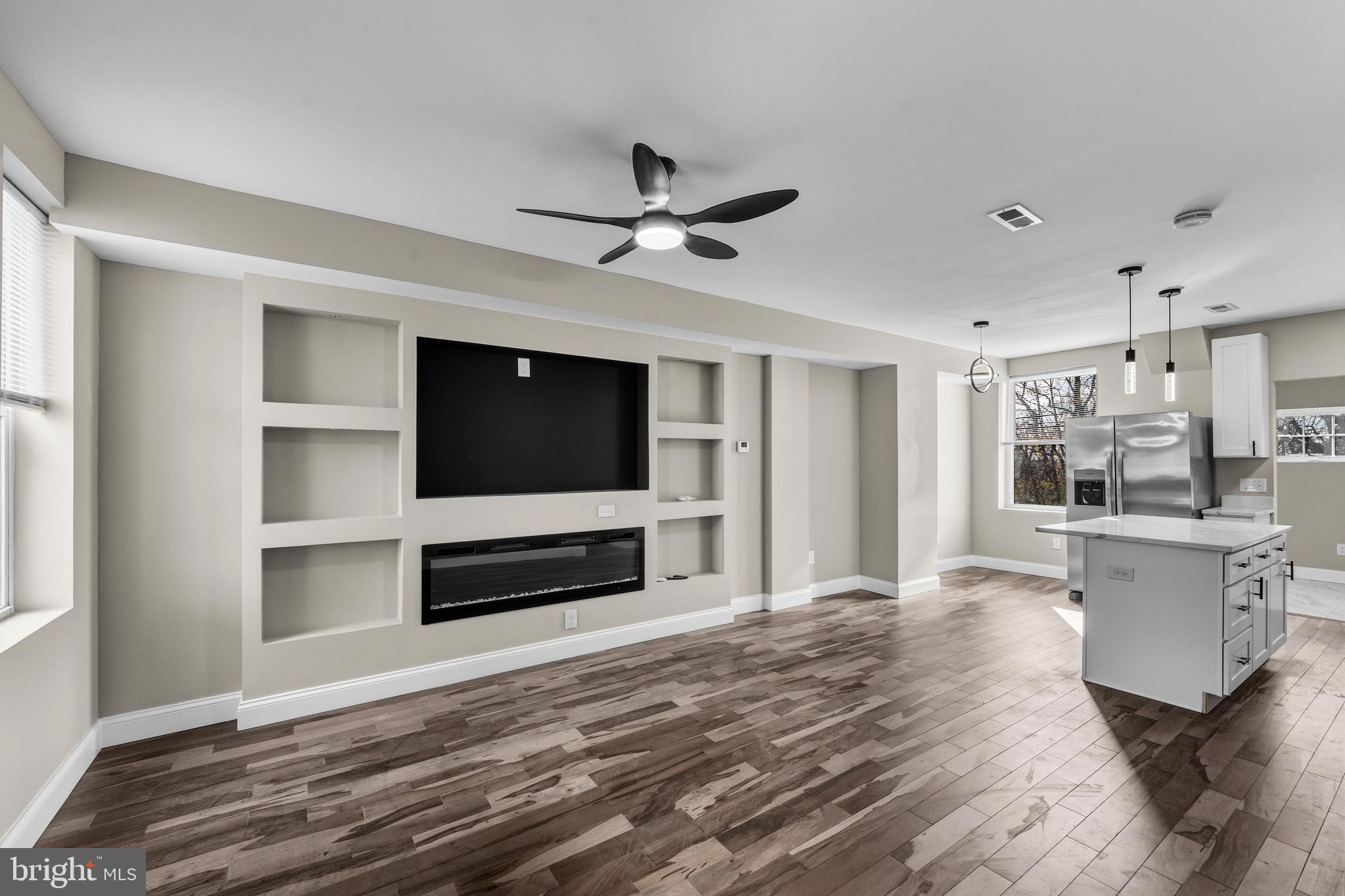 FOUR BY FOUR - Residential