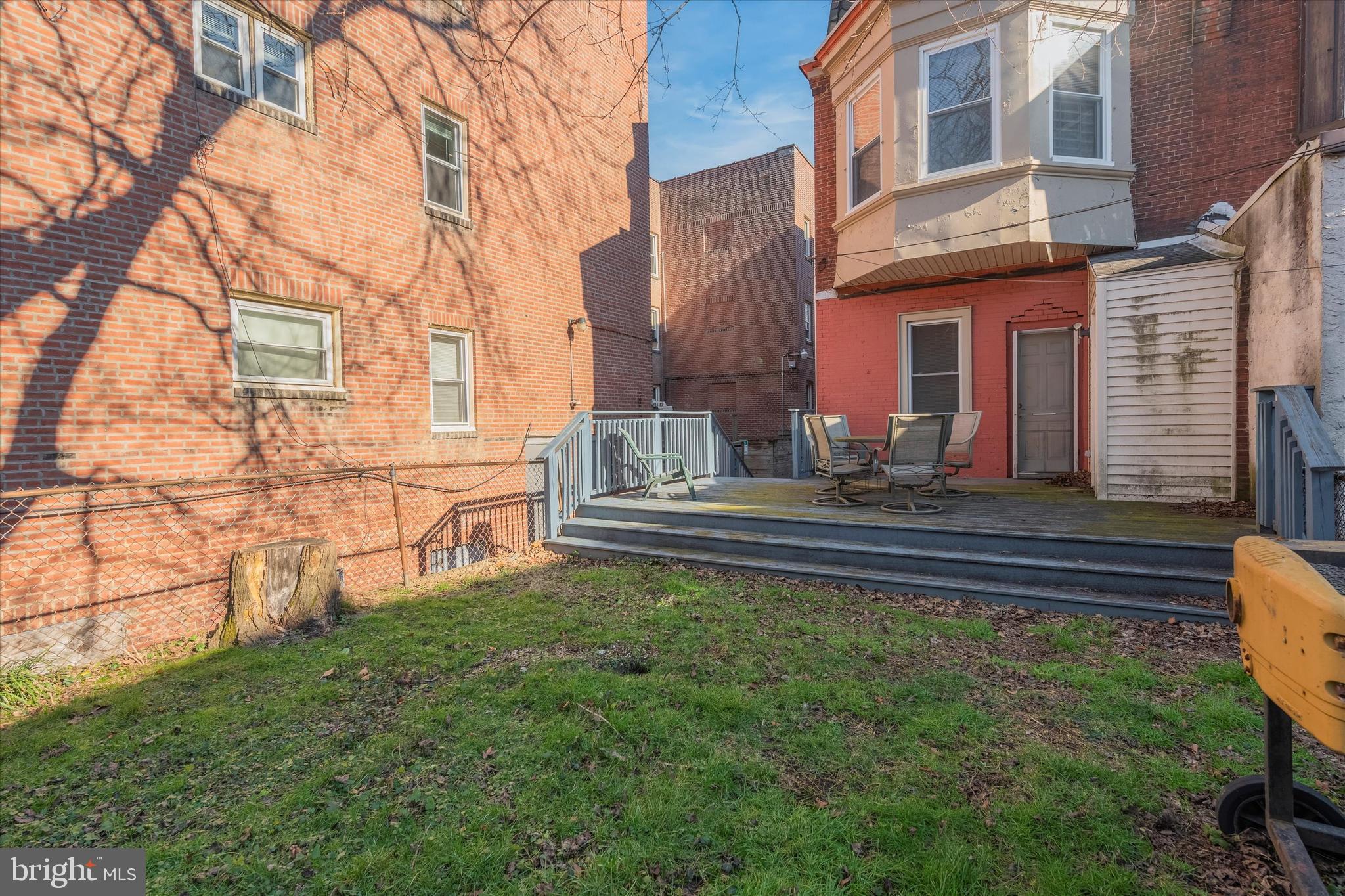 UNIVERSITY CITY - Residential