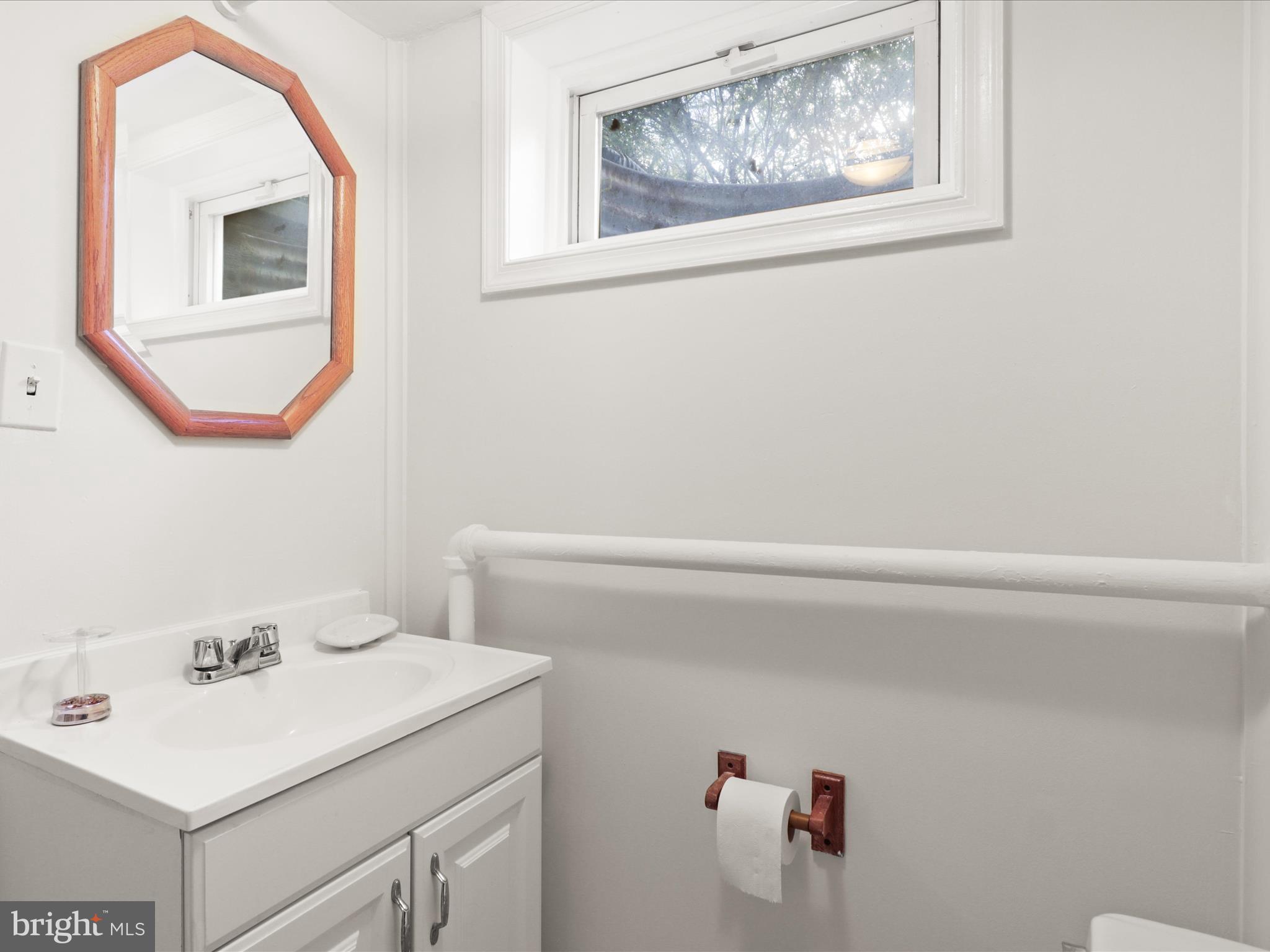 OVER LEE KNOLLS - Residential Lease