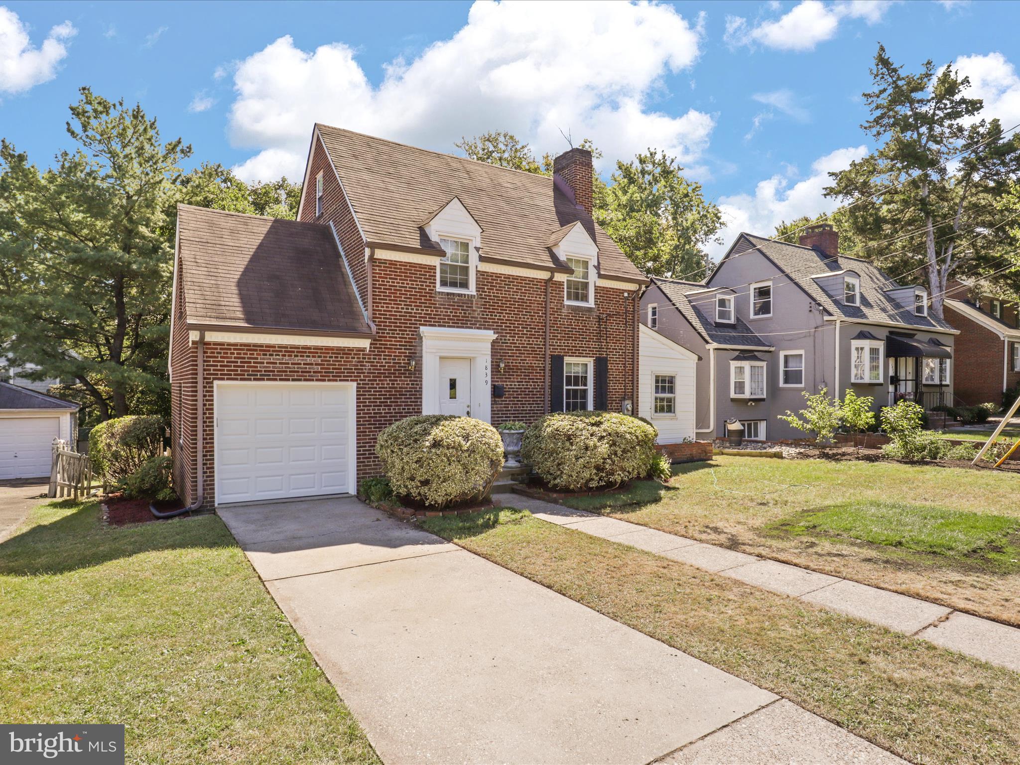 OVER LEE KNOLLS - Residential Lease