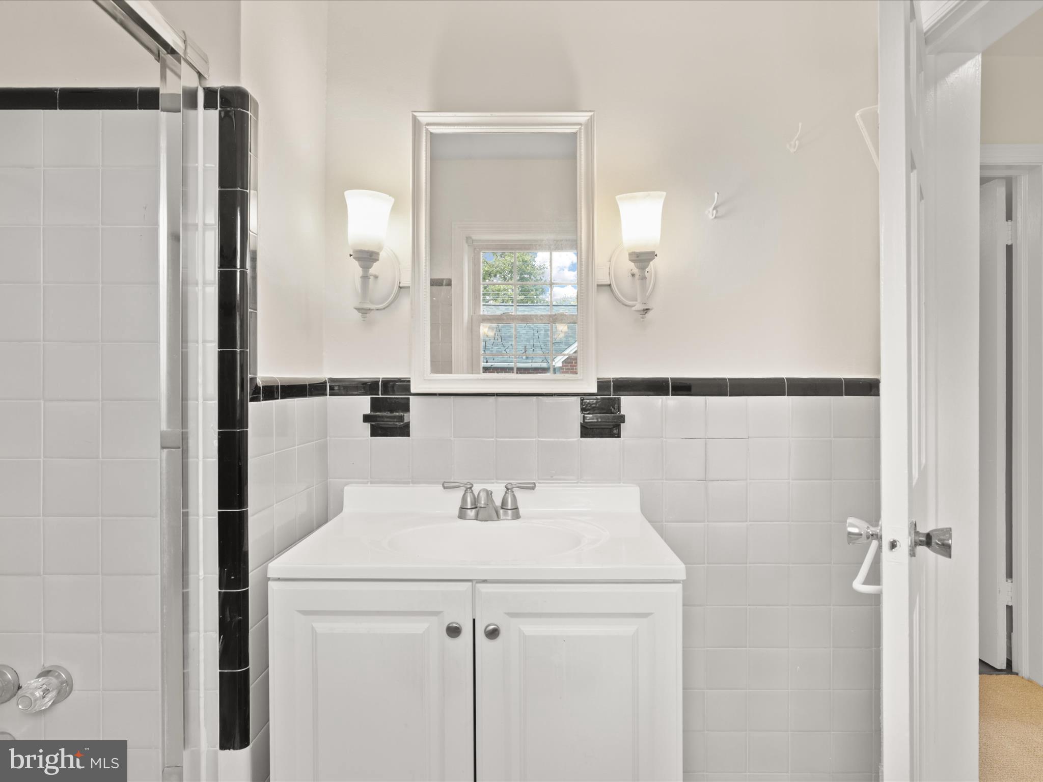 OVER LEE KNOLLS - Residential Lease