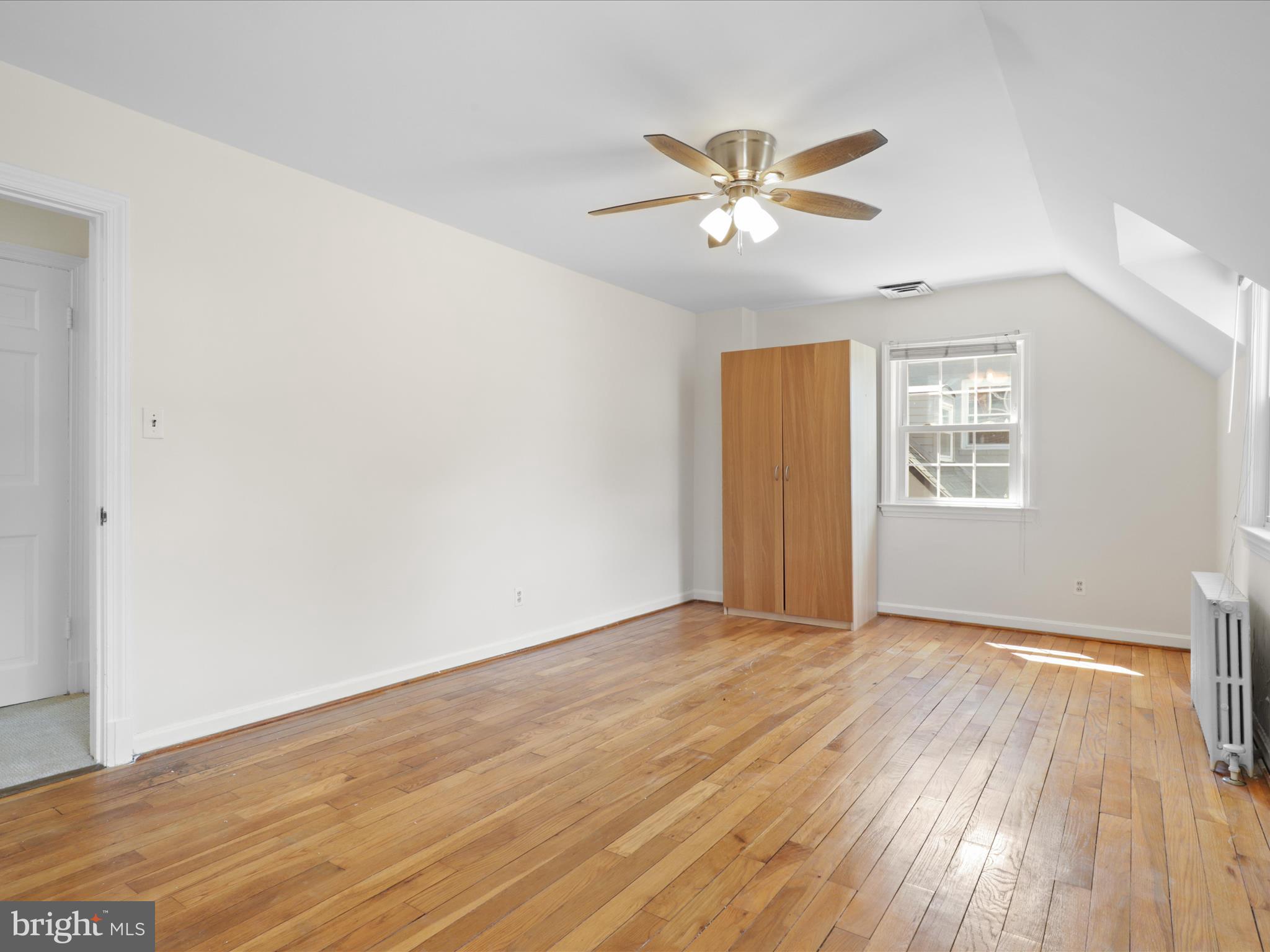 OVER LEE KNOLLS - Residential Lease