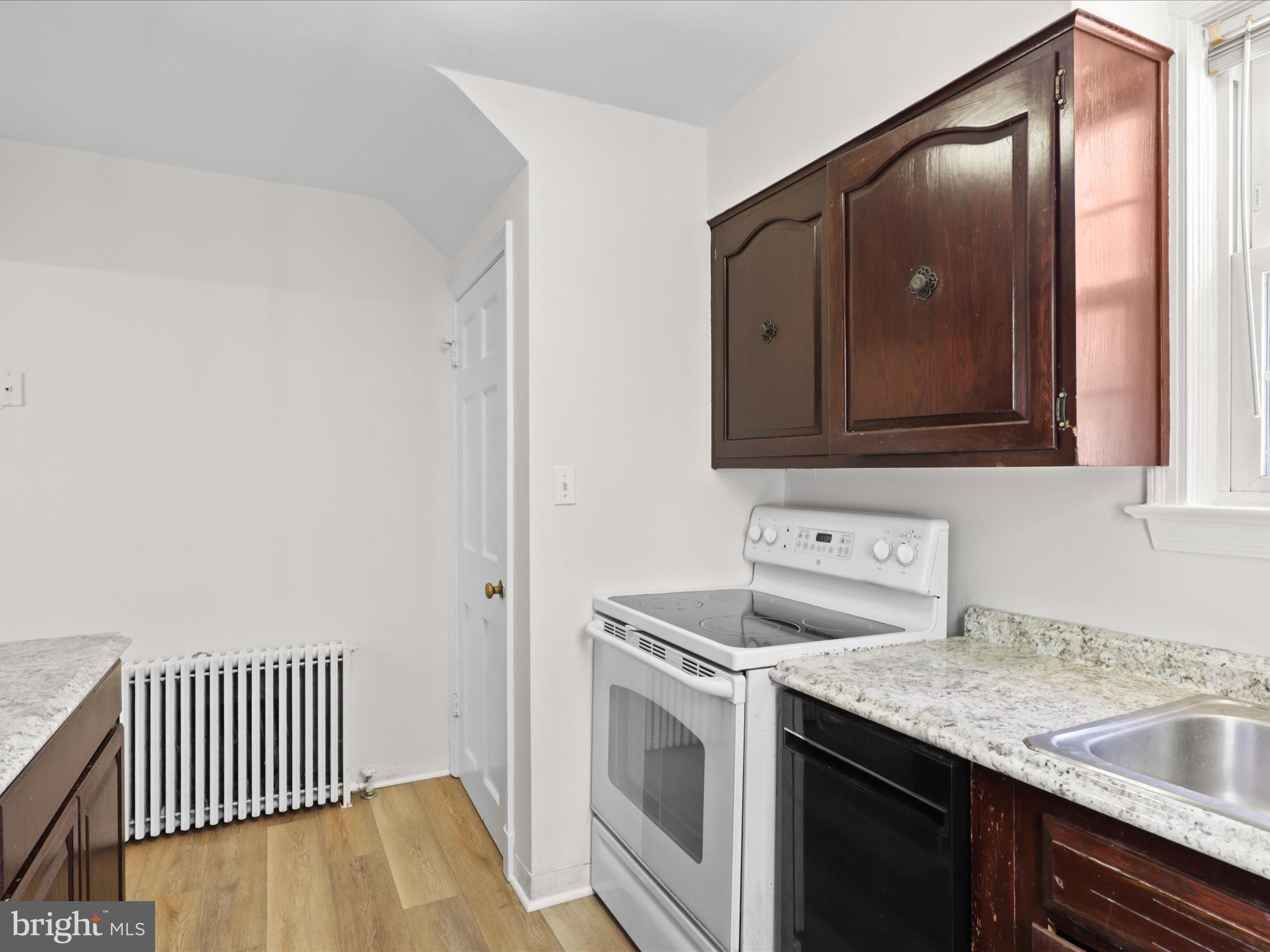 OVER LEE KNOLLS - Residential Lease