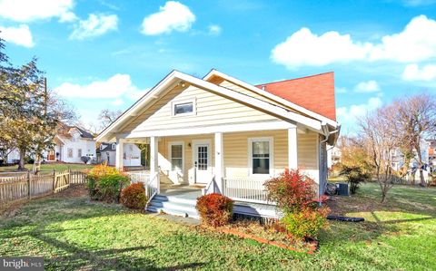 820 LOCUST STREET HERNDON VA 20170