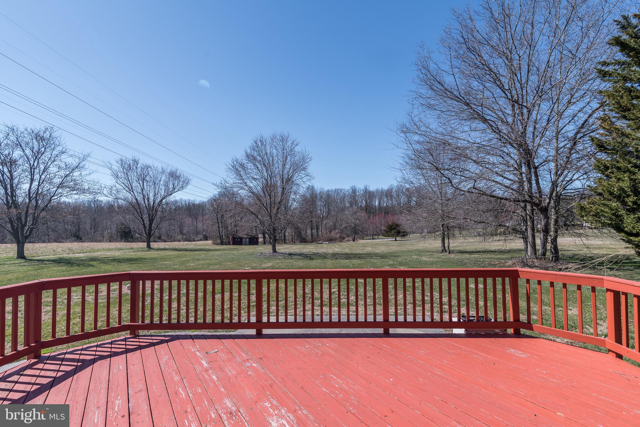 LAYTONSVILLE KNOLLS - Residential Lease