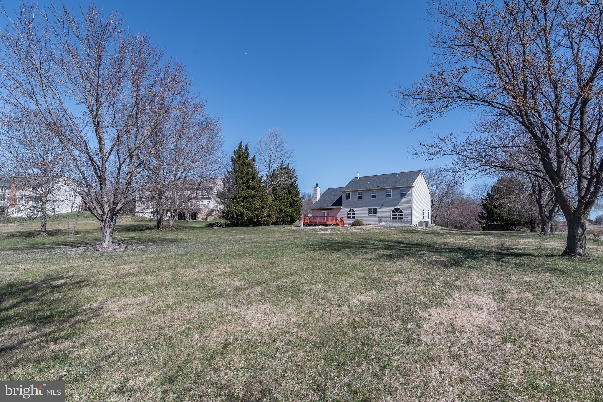 LAYTONSVILLE KNOLLS - Residential Lease