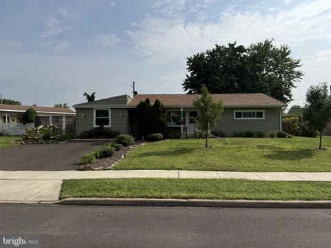 MLS: PABU2130338