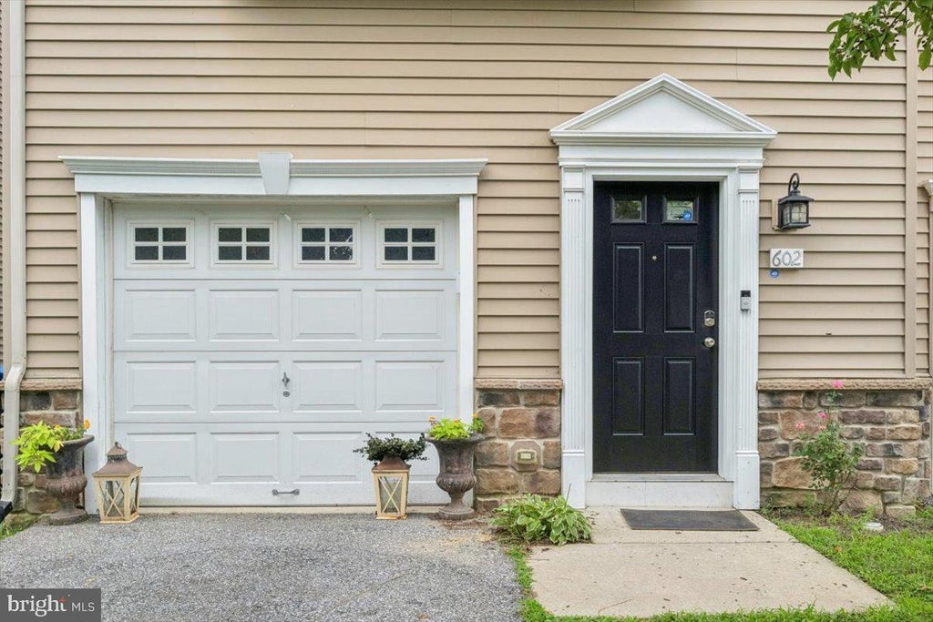Photo of 602 Cinnaminson Street, RIVERTON, NJ 08077 (MLS # NJBL2113780)