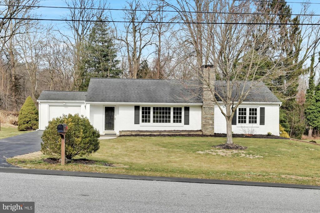Photo of 24 N BAUSMAN DR, LANCASTER, PA 17603 (MLS # PALA2031294)