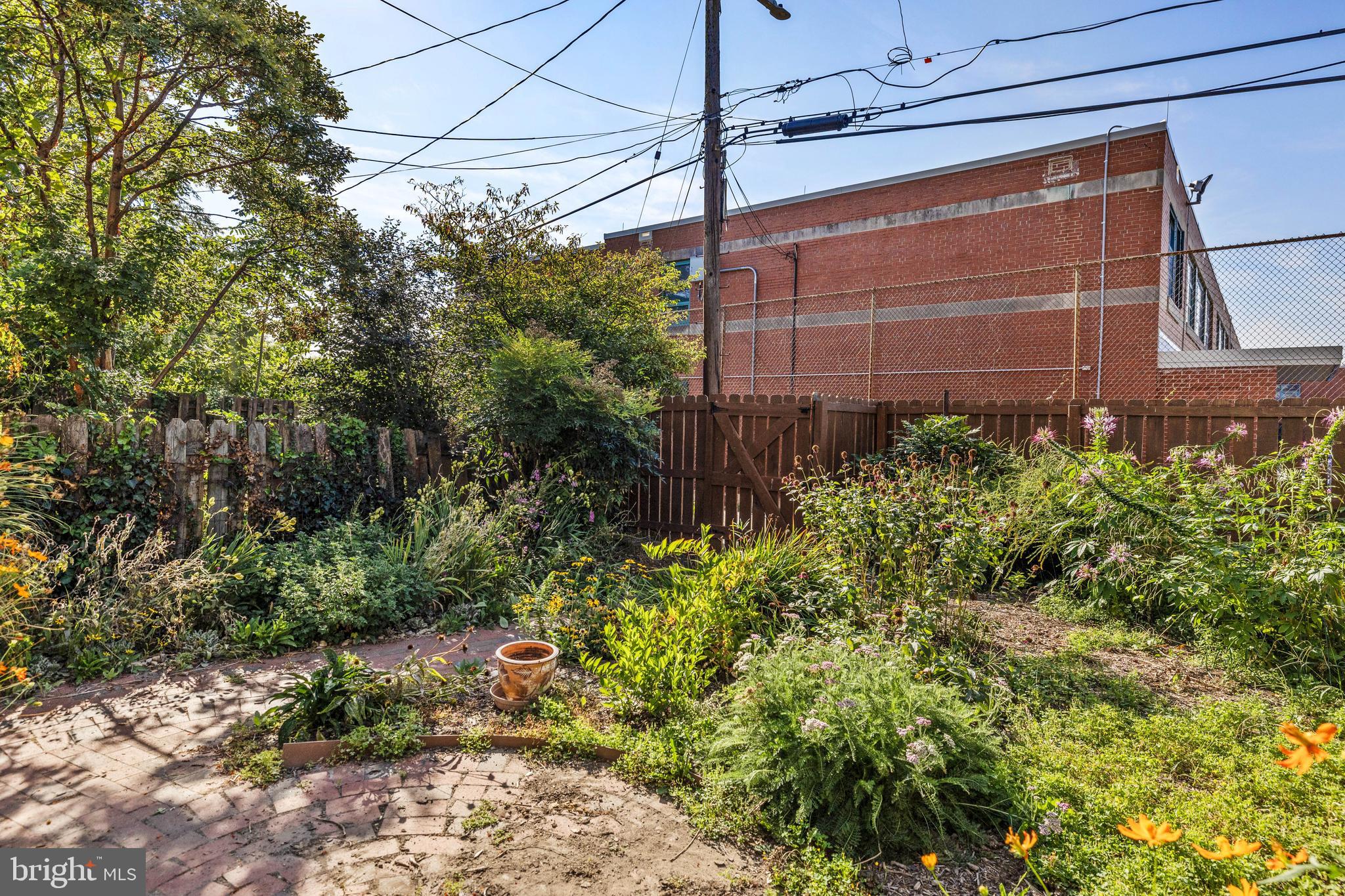 CHARLES VILLAGE - Residential