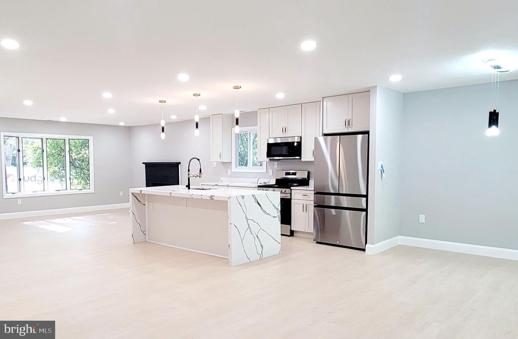 Photo of 12909 Cohasset Lane, WOODBRIDGE, VA 22192 (MLS # VAPW2105742)