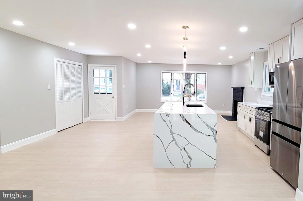 Photo of 12909 Cohasset Lane, WOODBRIDGE, VA 22192 (MLS # VAPW2105742)