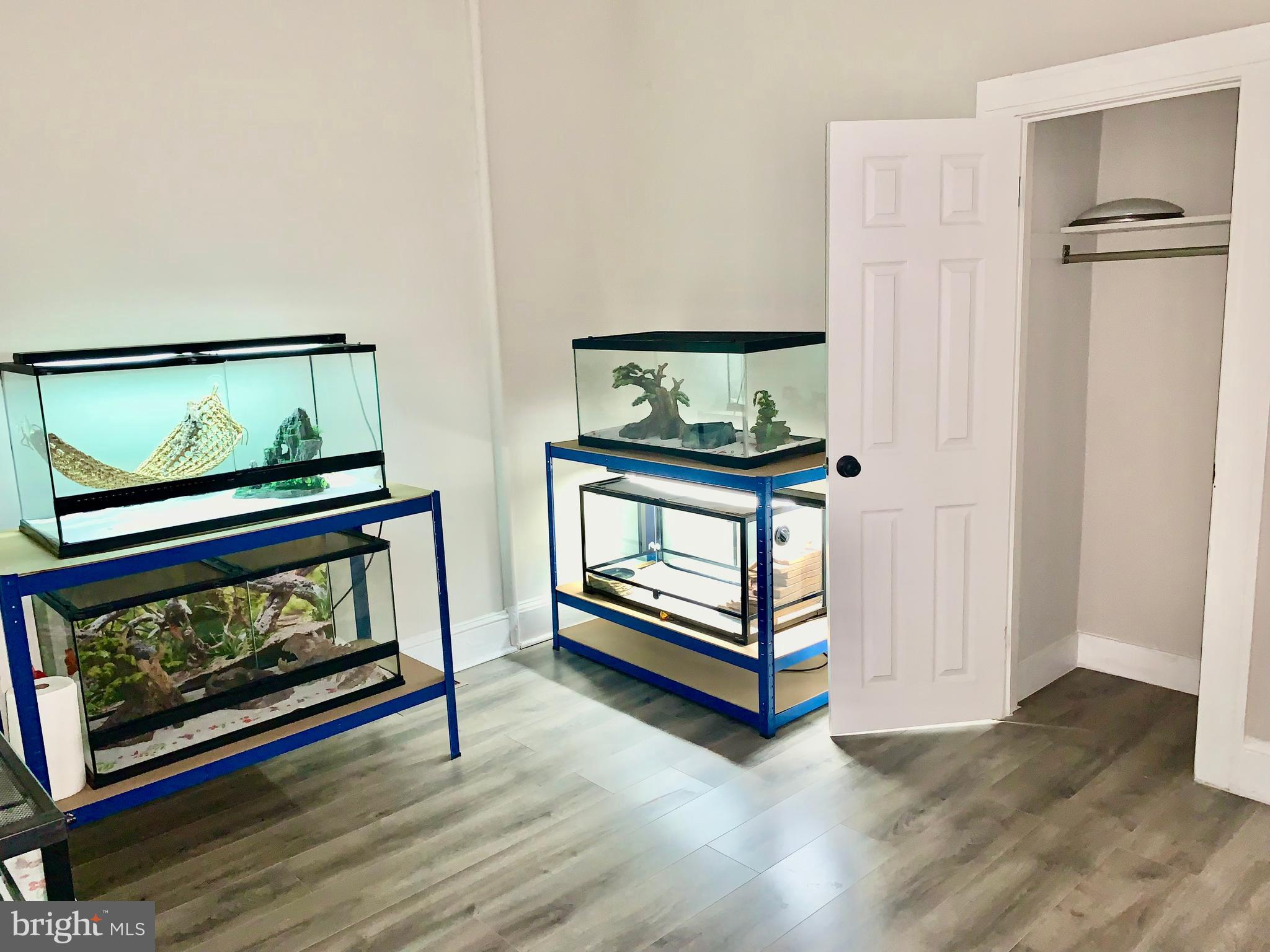 MILL HILL - Residential