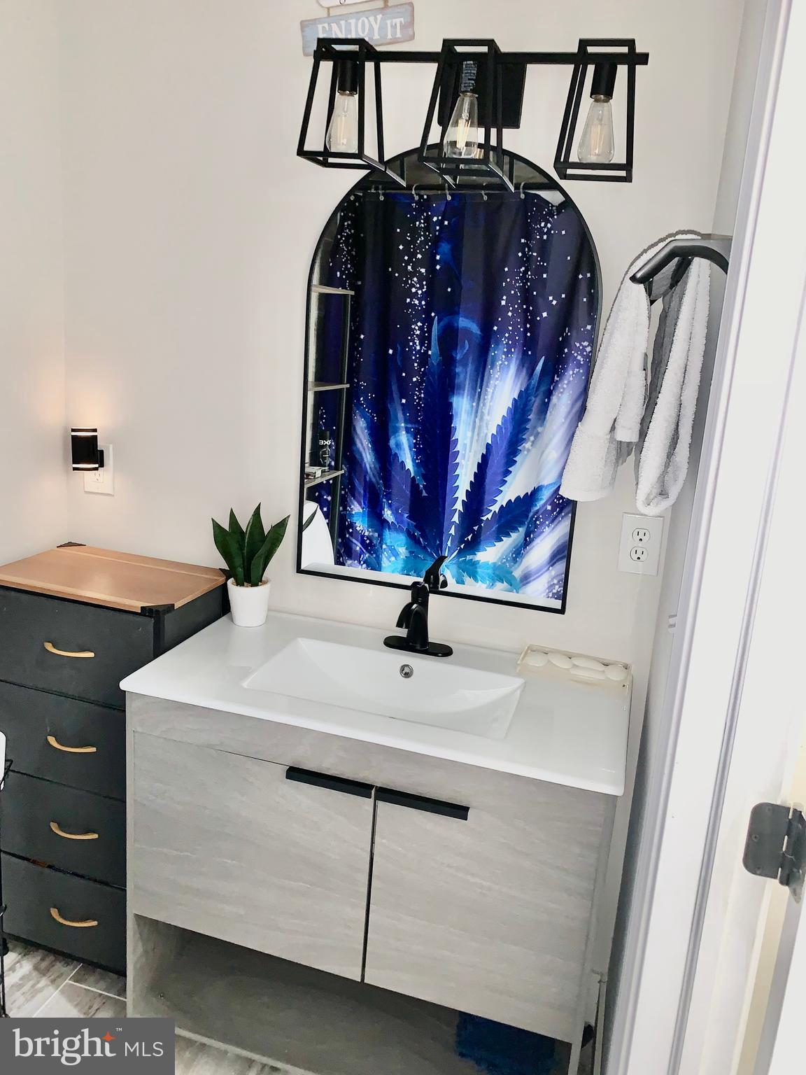 MILL HILL - Residential