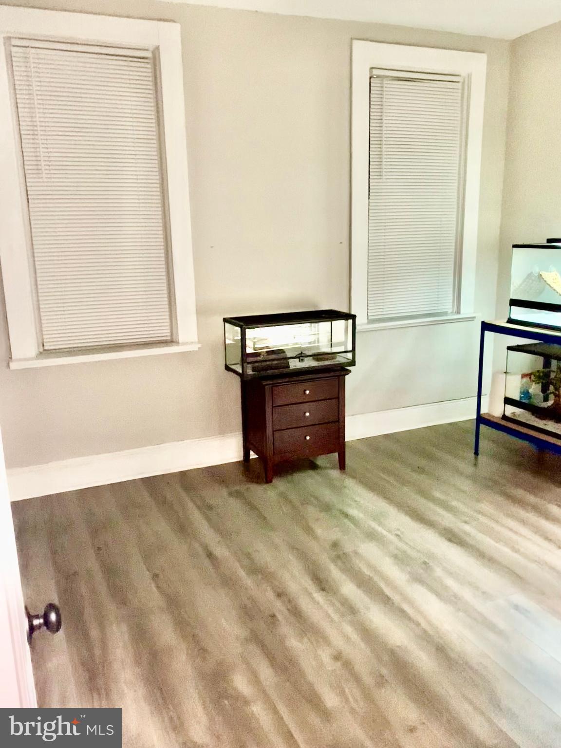 MILL HILL - Residential