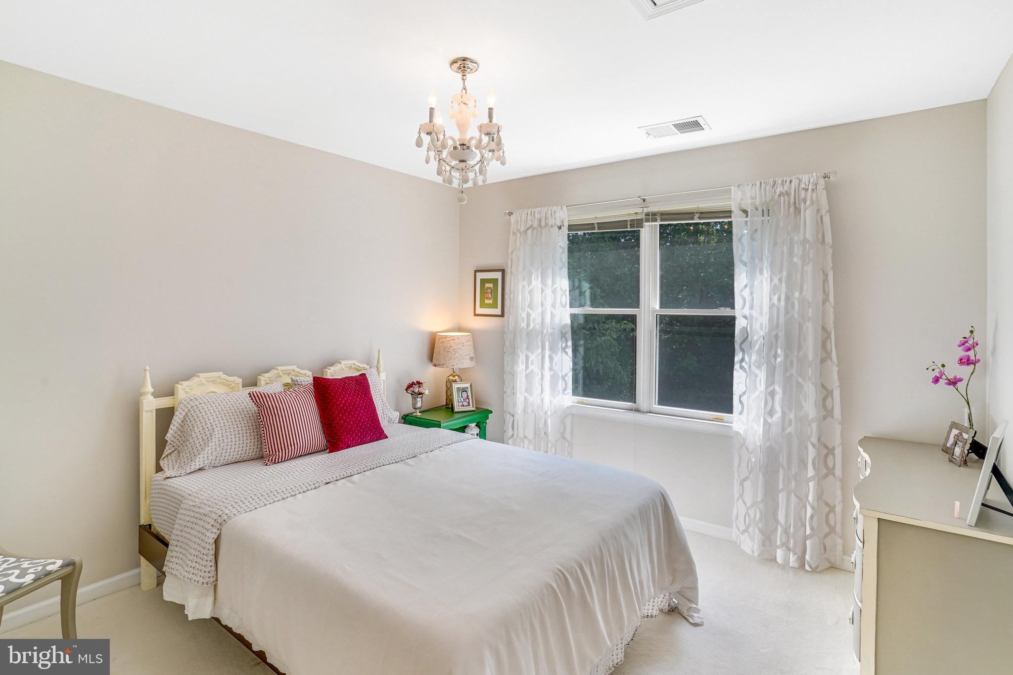 POTOMAC WOODS - Residential Lease