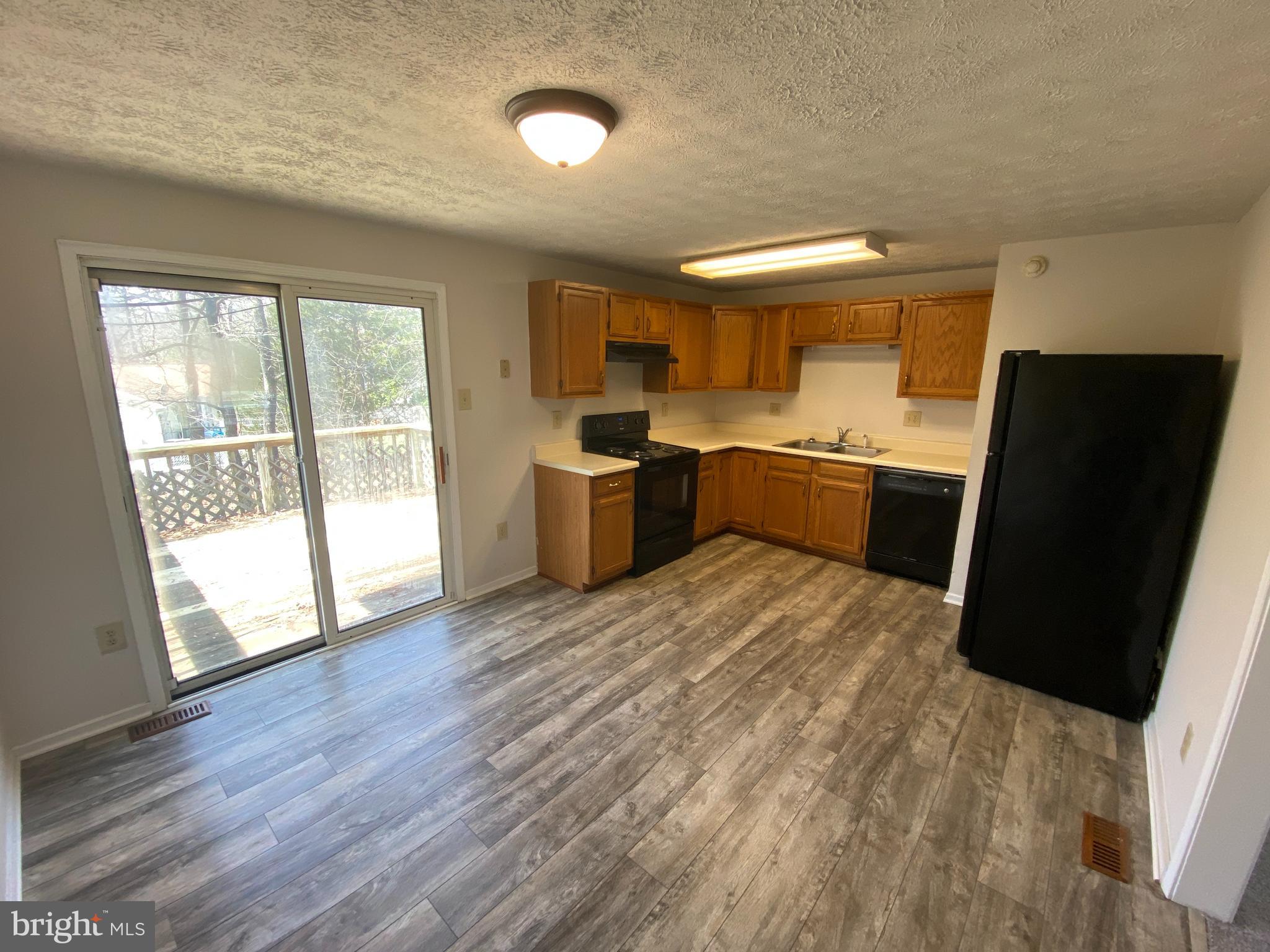 LAKE CAROLINE - Residential Lease