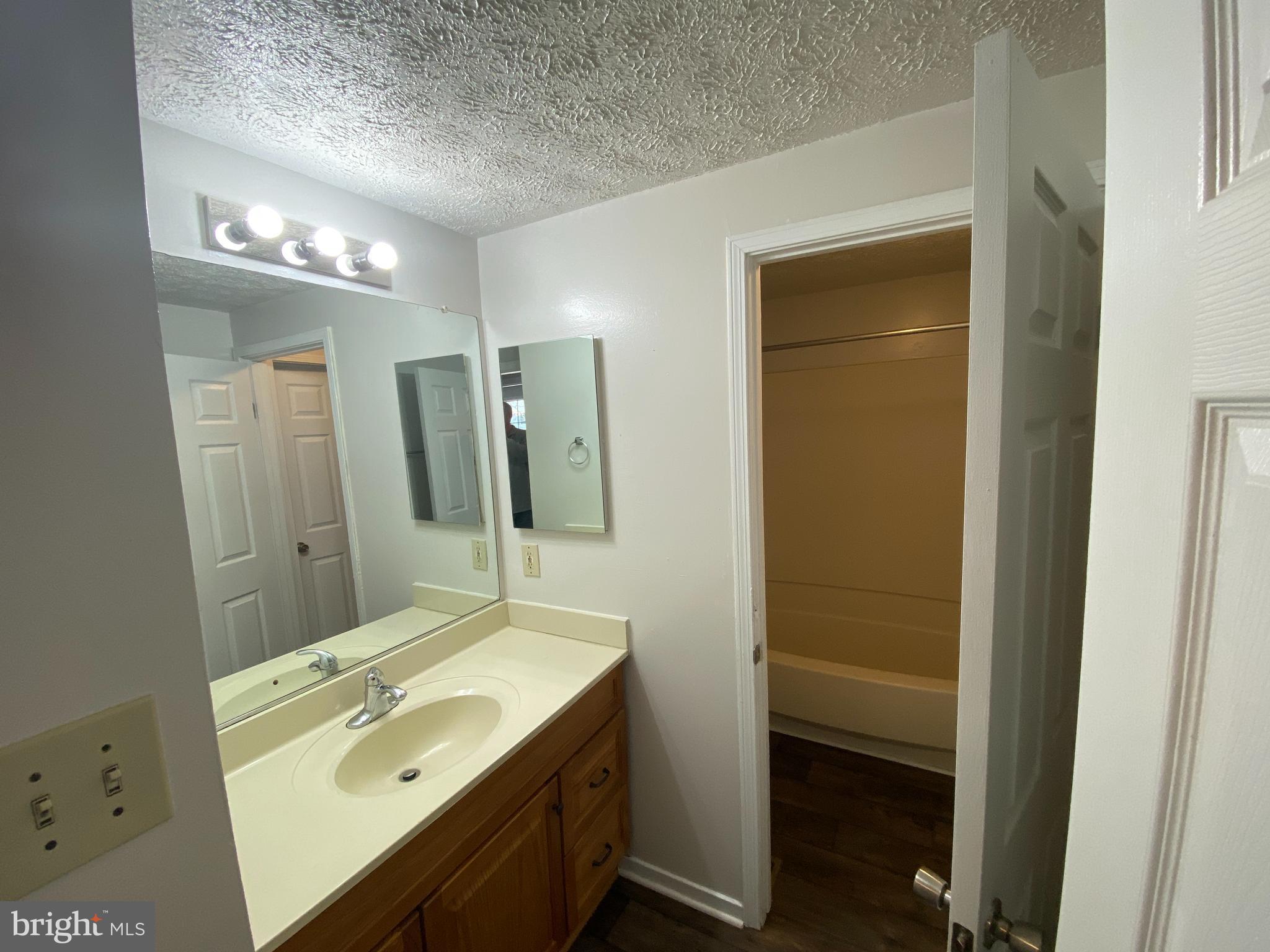 LAKE CAROLINE - Residential Lease