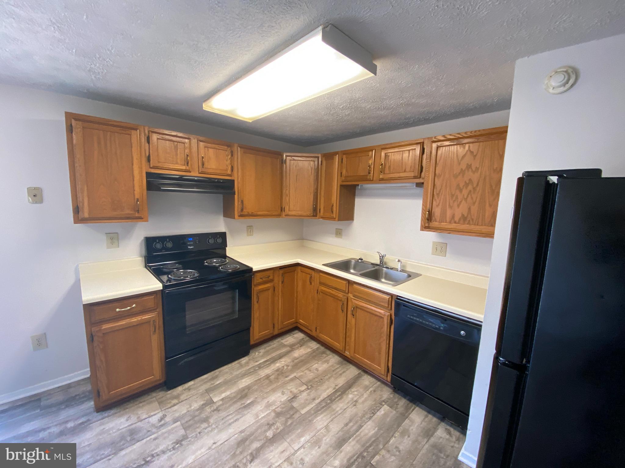 LAKE CAROLINE - Residential Lease