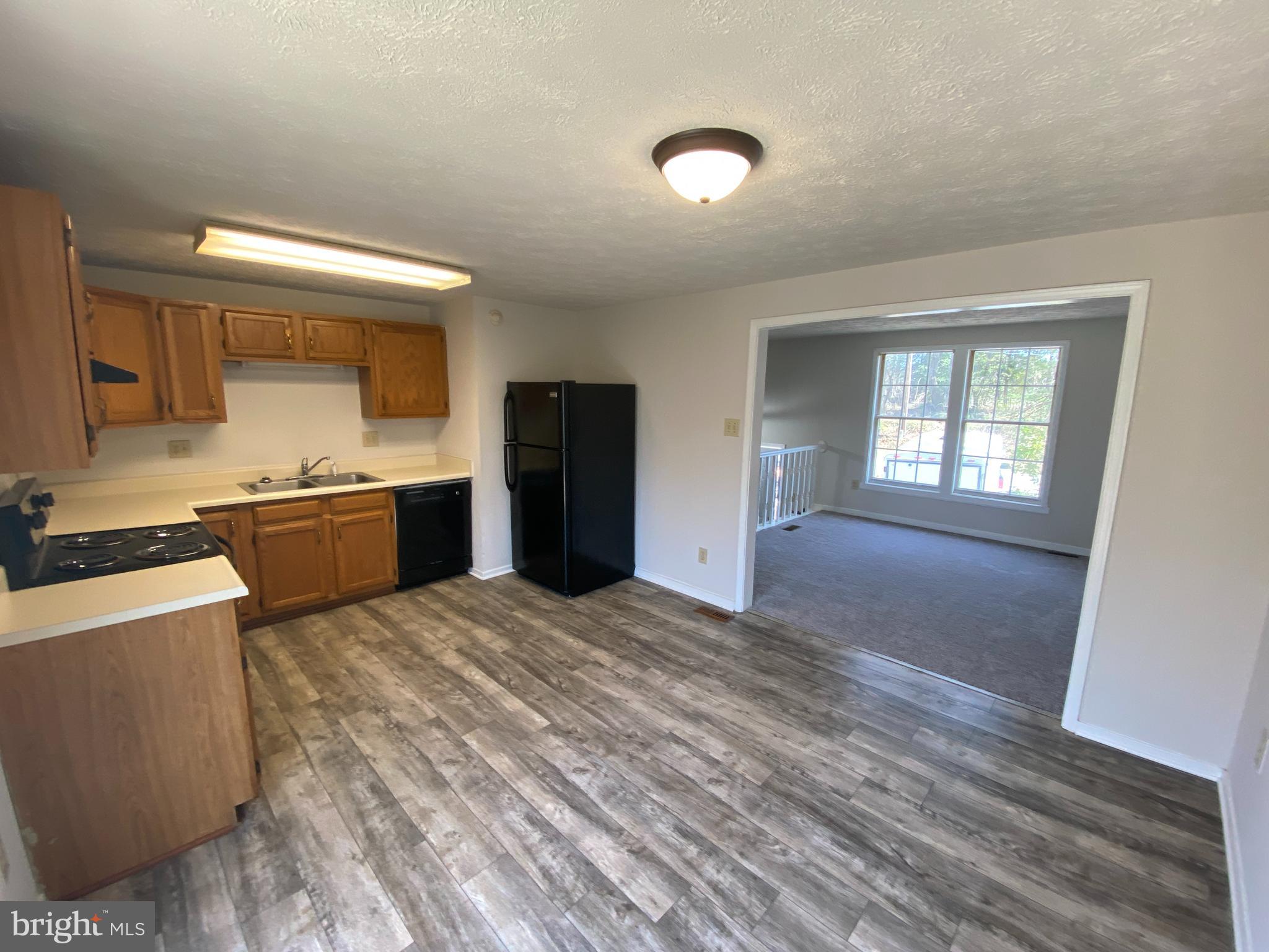 LAKE CAROLINE - Residential Lease