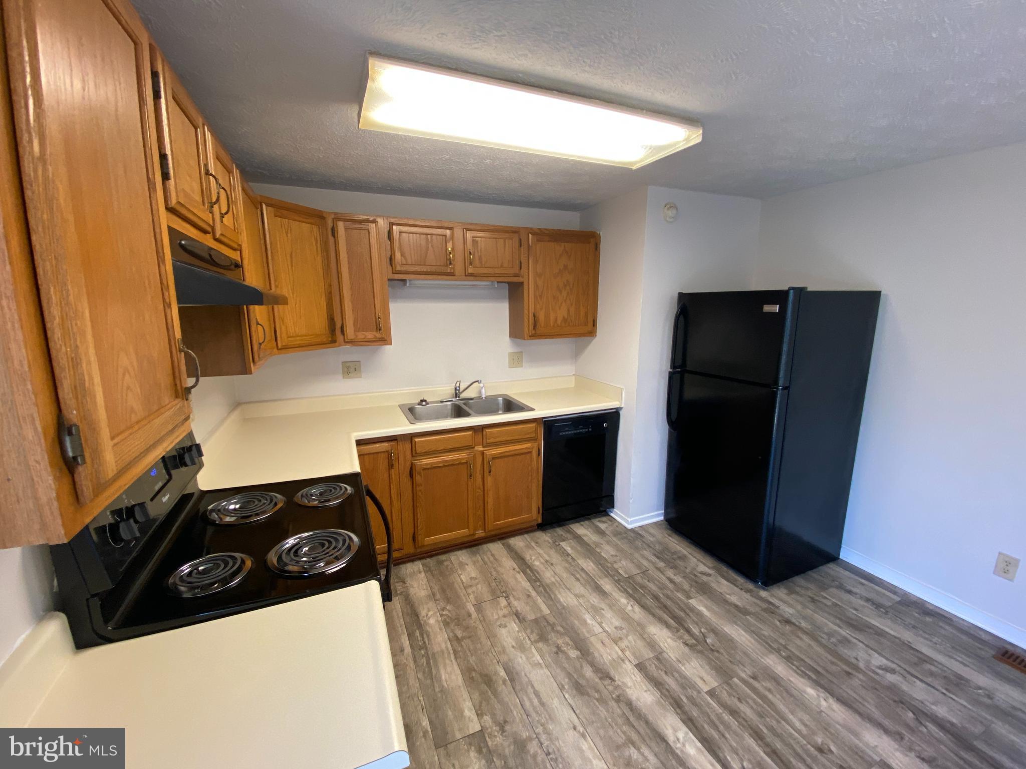 LAKE CAROLINE - Residential Lease