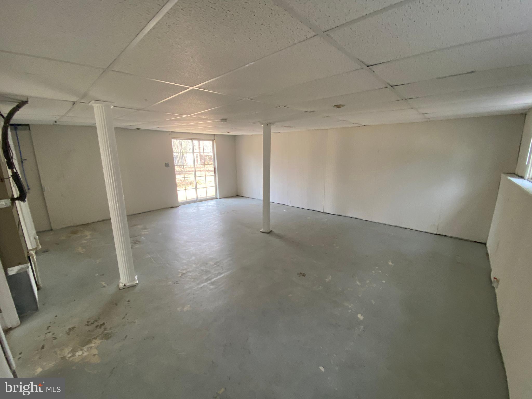 LAKE CAROLINE - Residential Lease